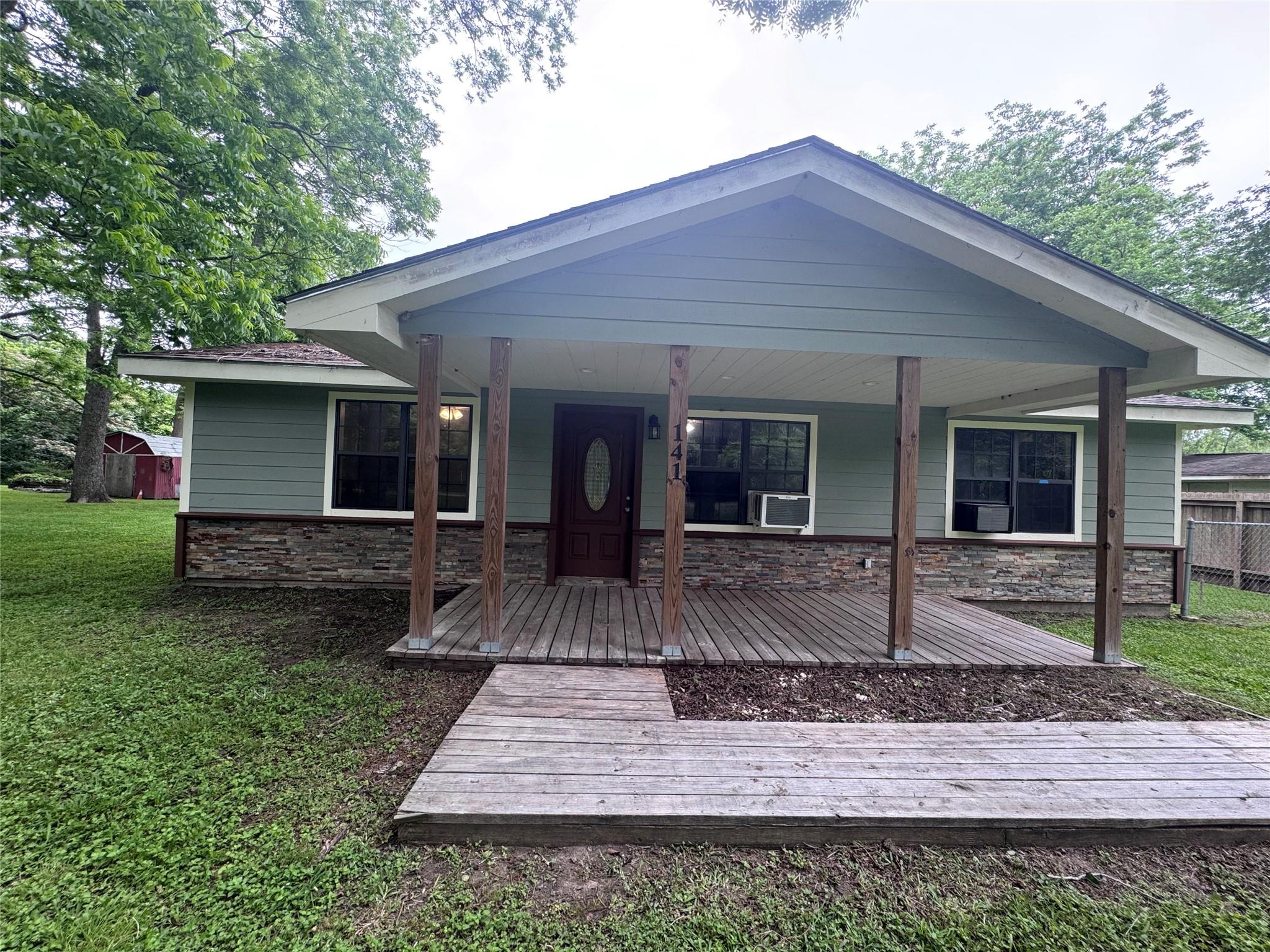 141 Hogan — photo
