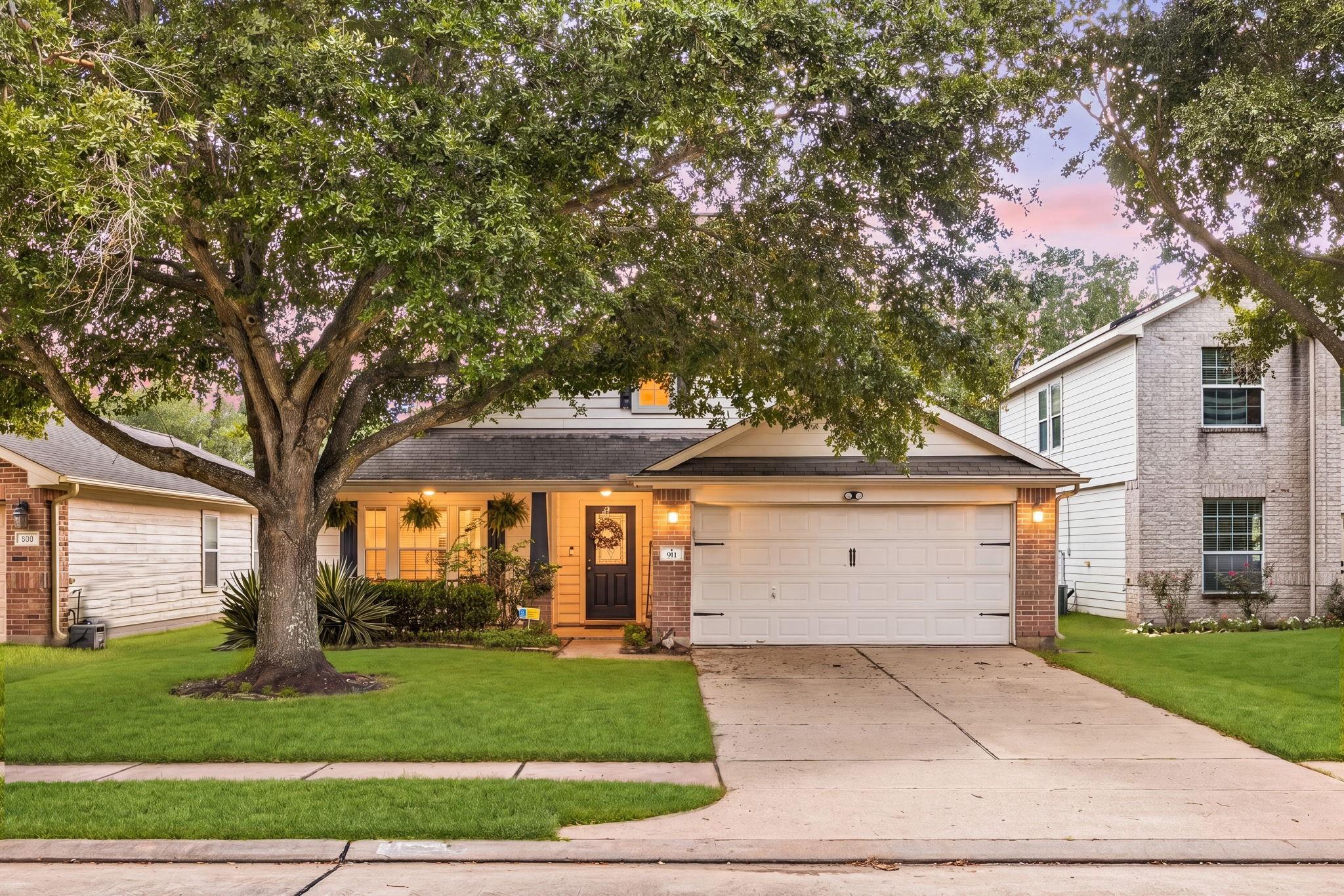 911 Dracena Court — photo