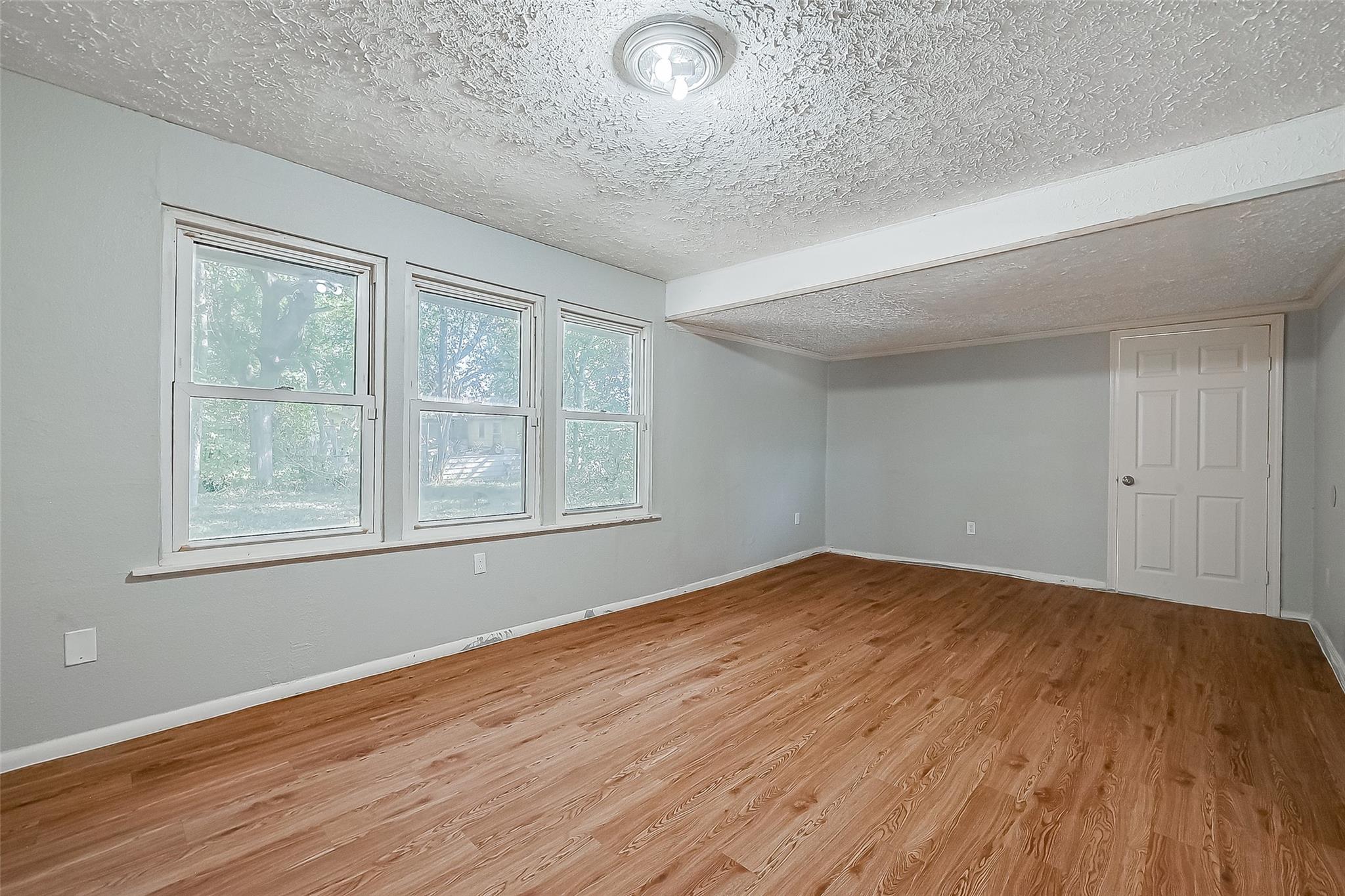 5963 Ridgeway Drive, Houston, TX 77033 — photo 3