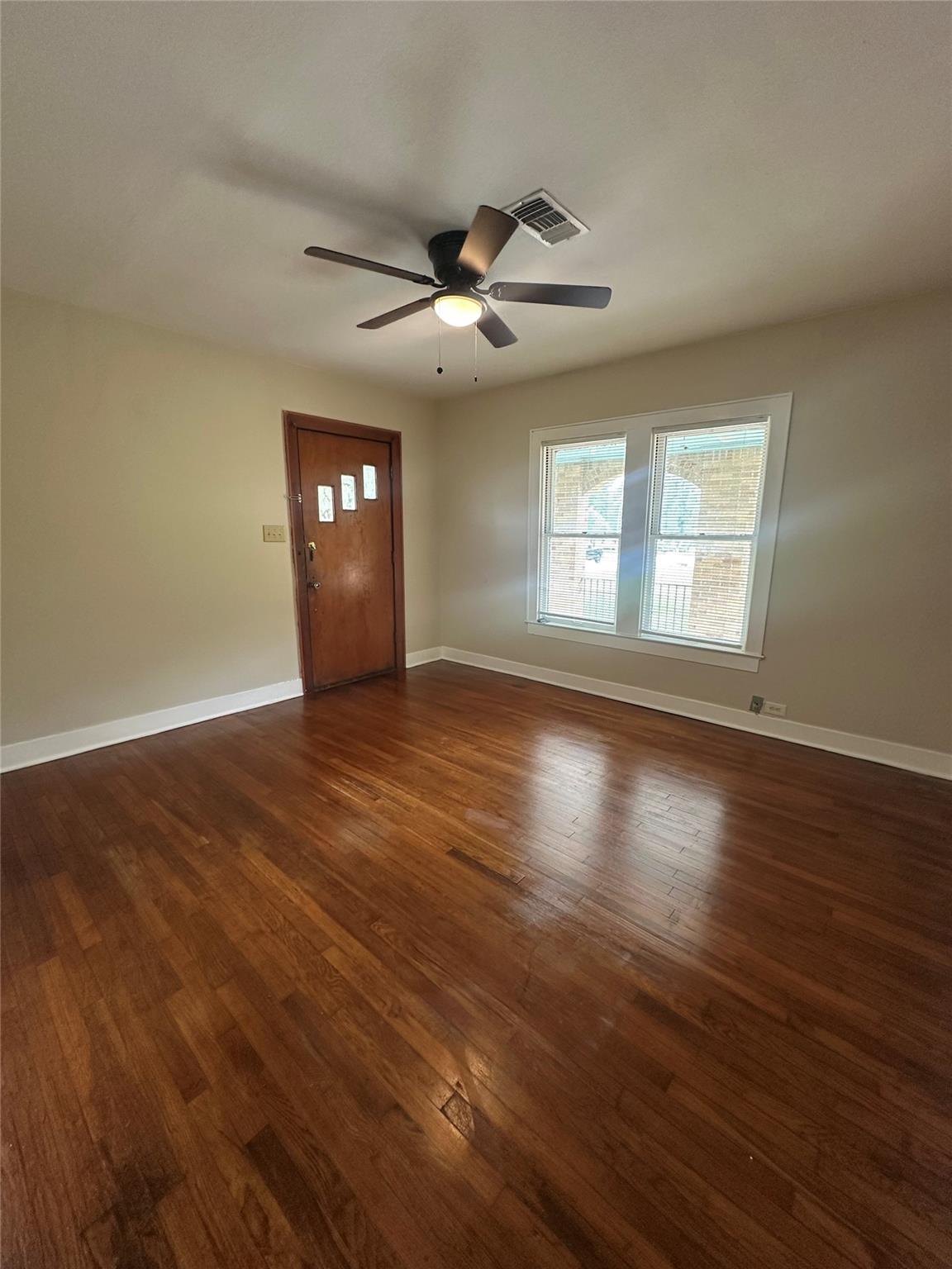 1305 9th Street, Hempstead, TX 77445 — photo 2