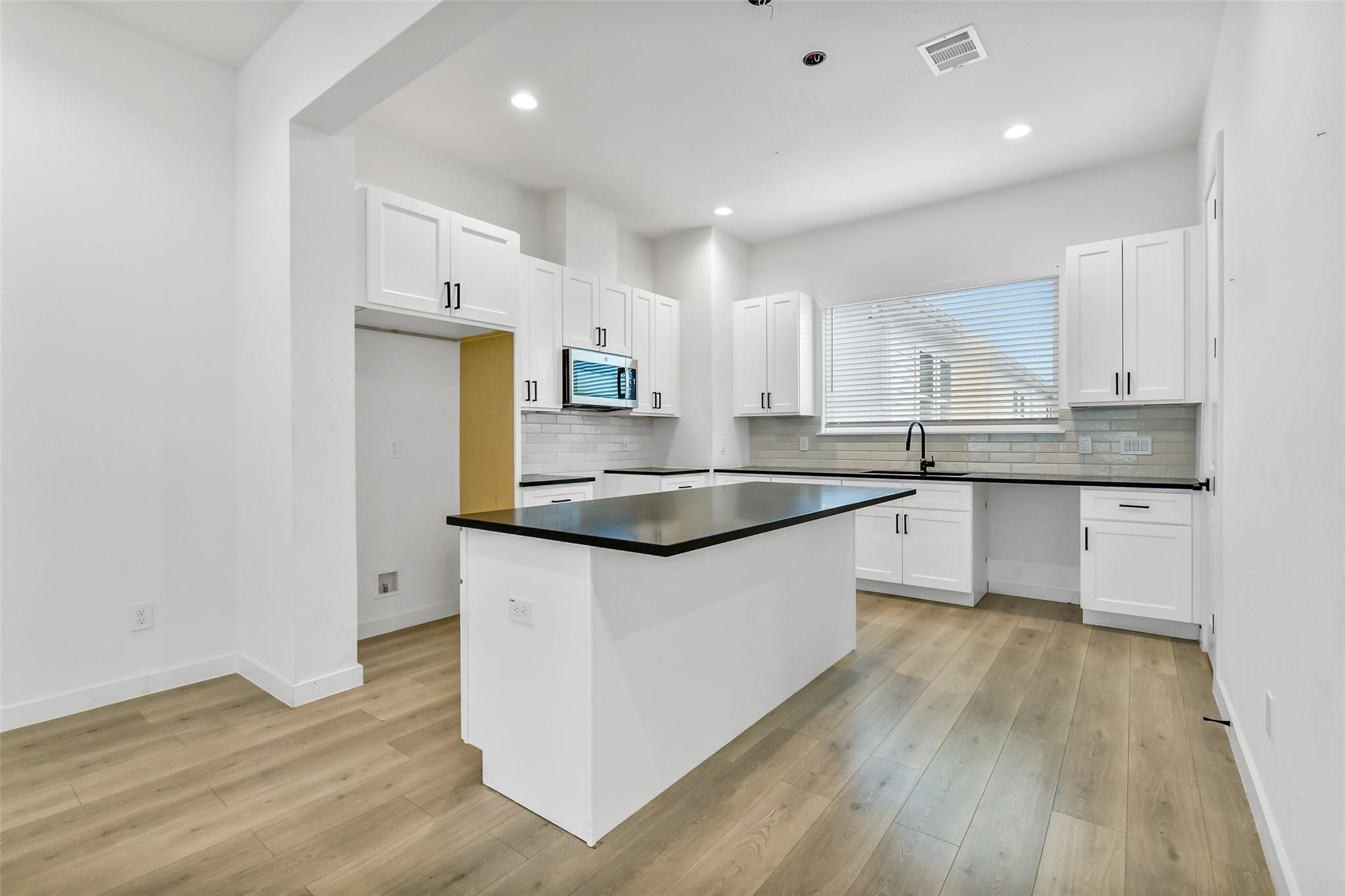 3403 Daphne Street #C — photo