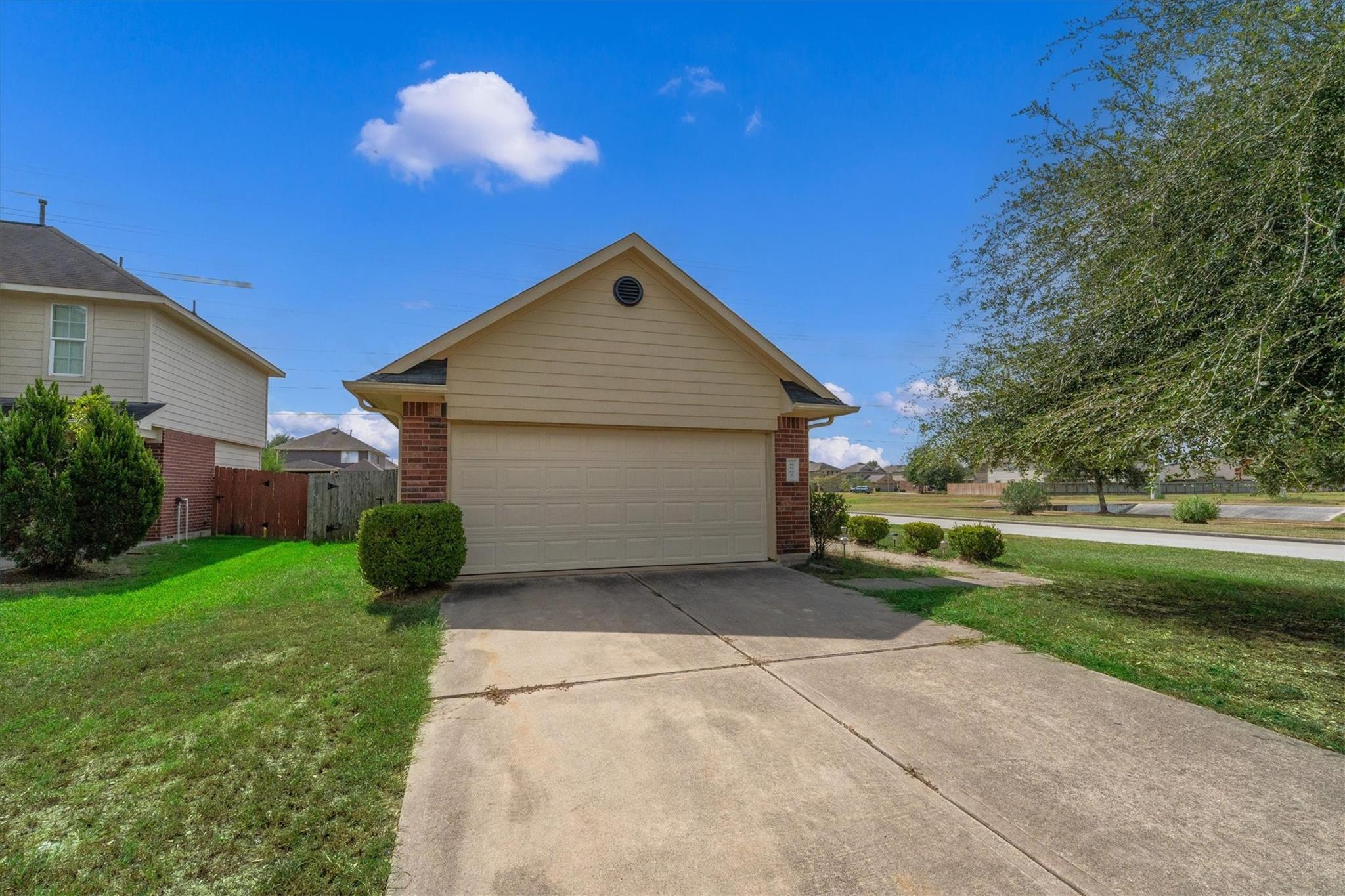 8902 Sweet Blue Jasmine Lane — photo
