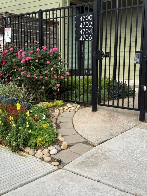 4700 Austin Street — photo
