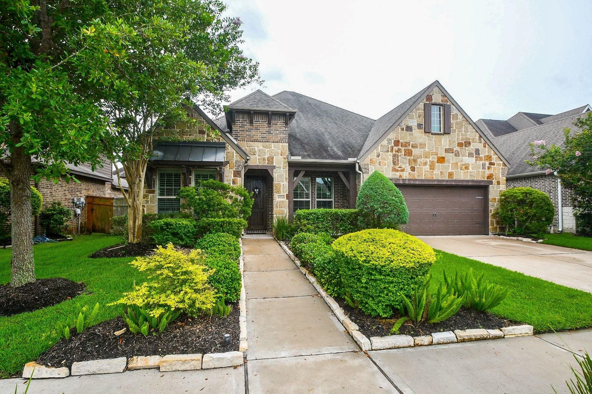 10210 Majestic Court — photo