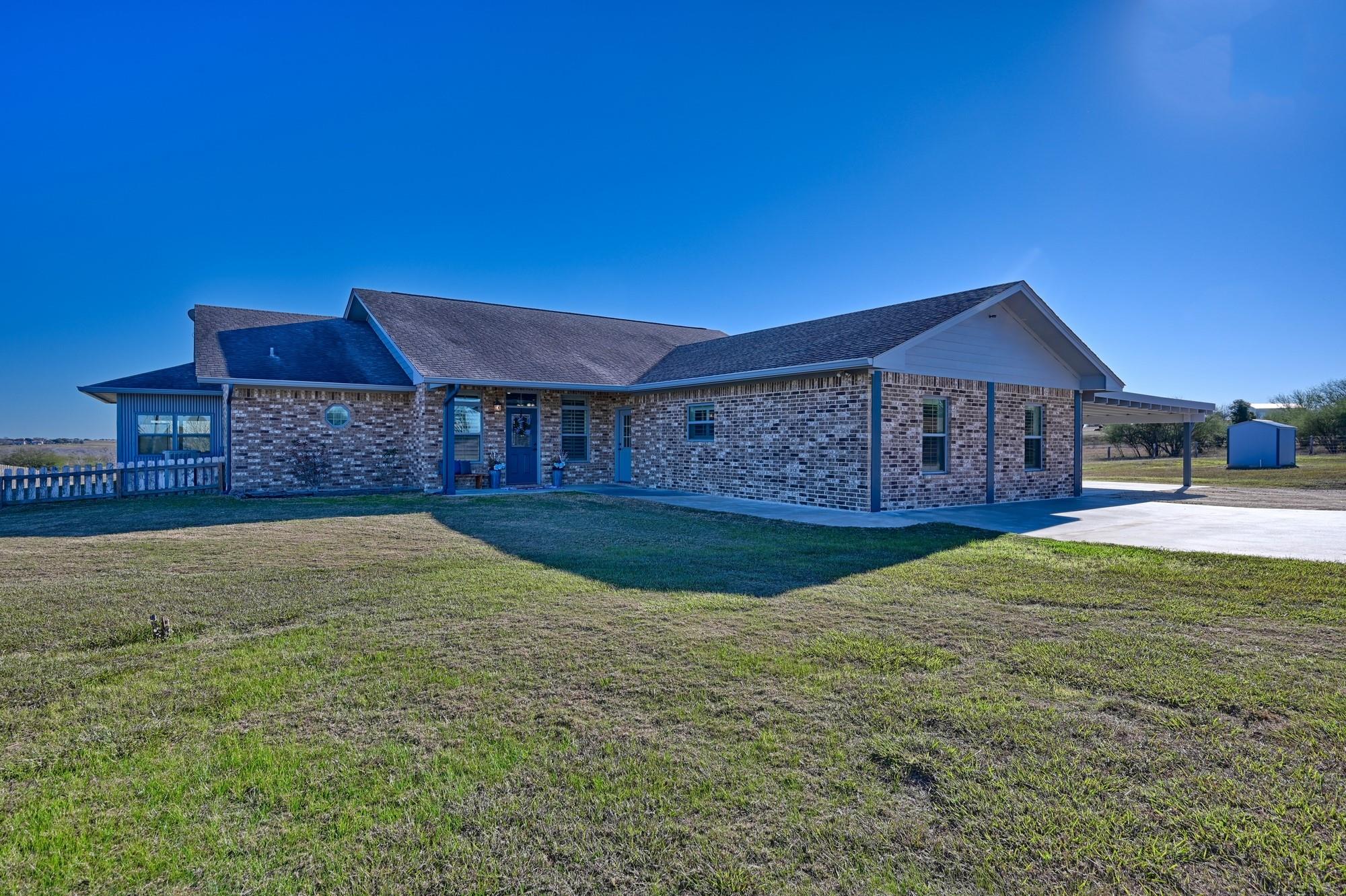 1733 County Road 376 — photo