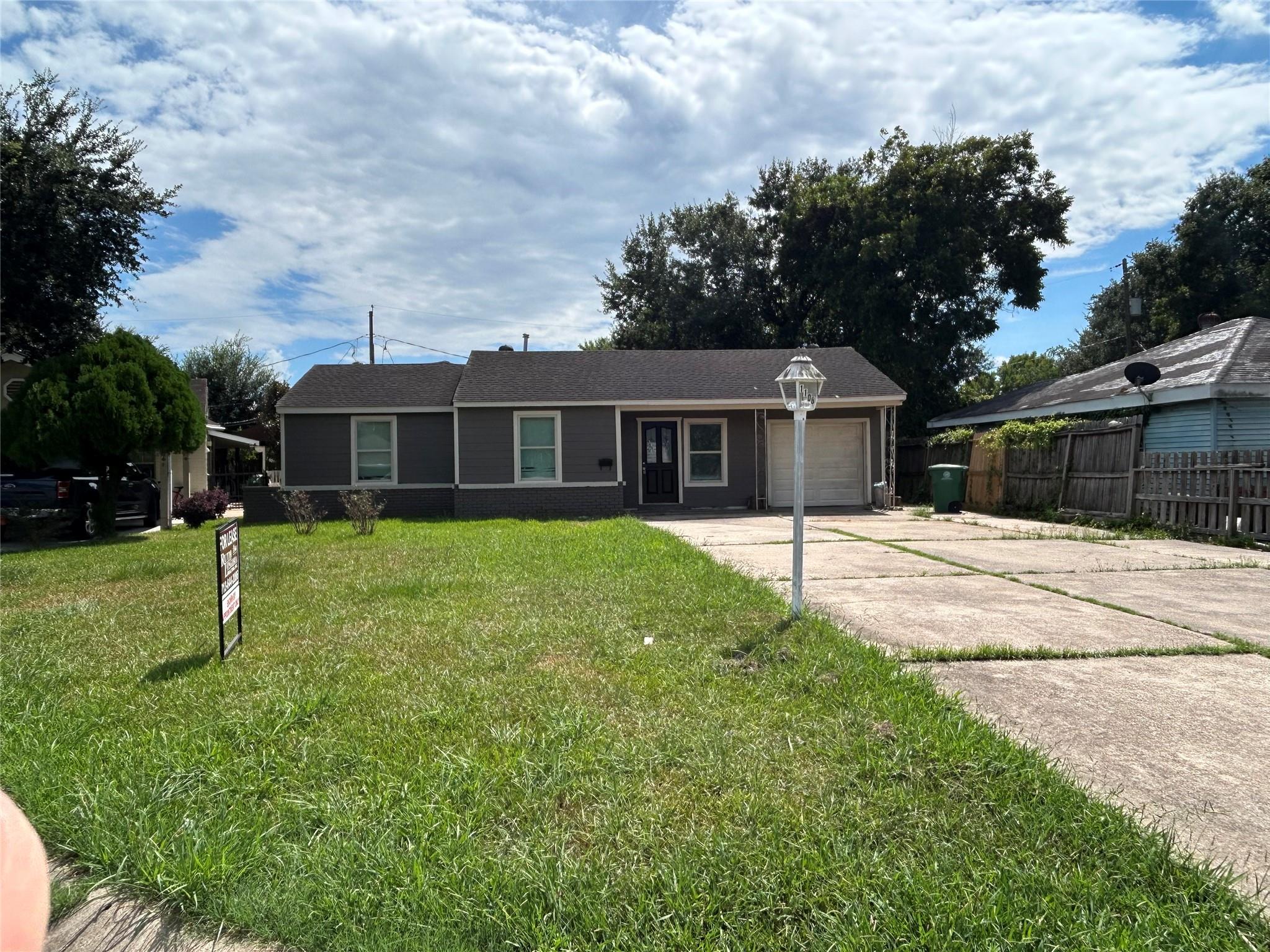 1108 Redbud Circle — photo