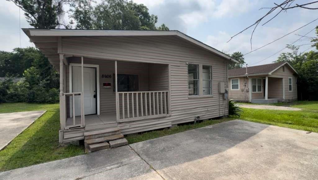 8606 Prairie View Drive — photo