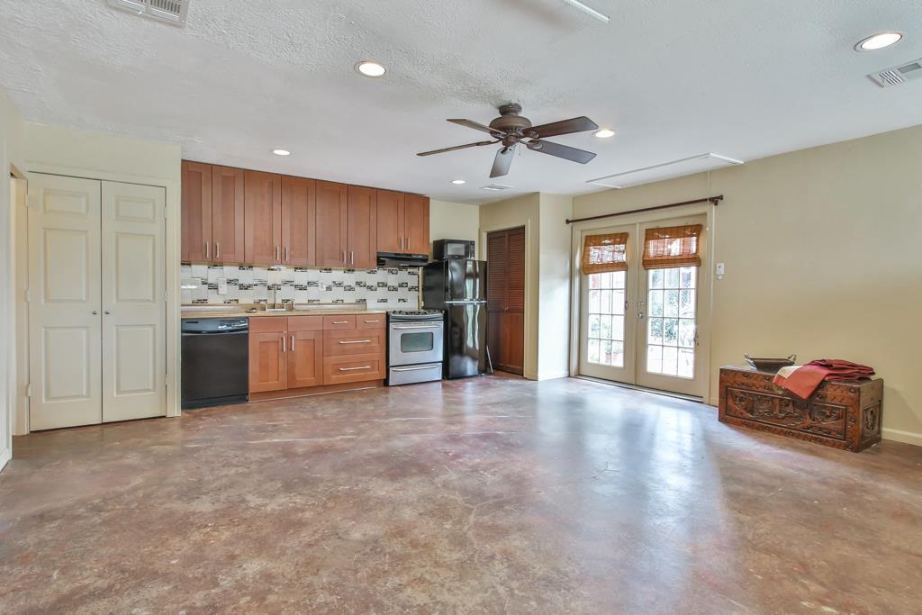 5402 Imogene Street — photo