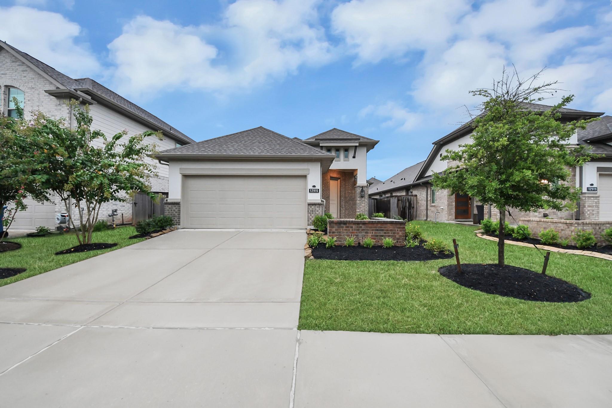 12915 California Palm Court — photo