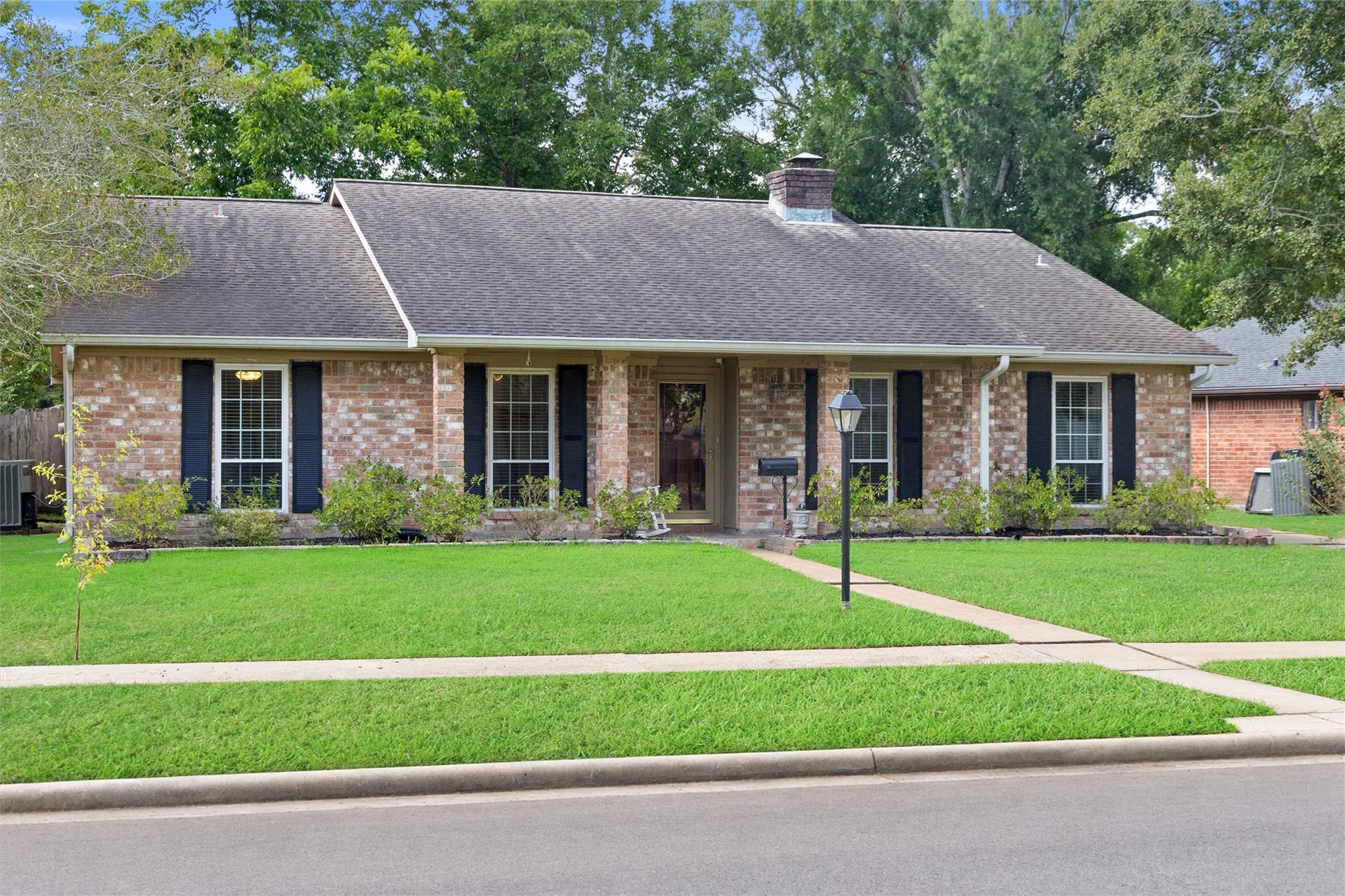 15214 Saint Cloud Drive — photo