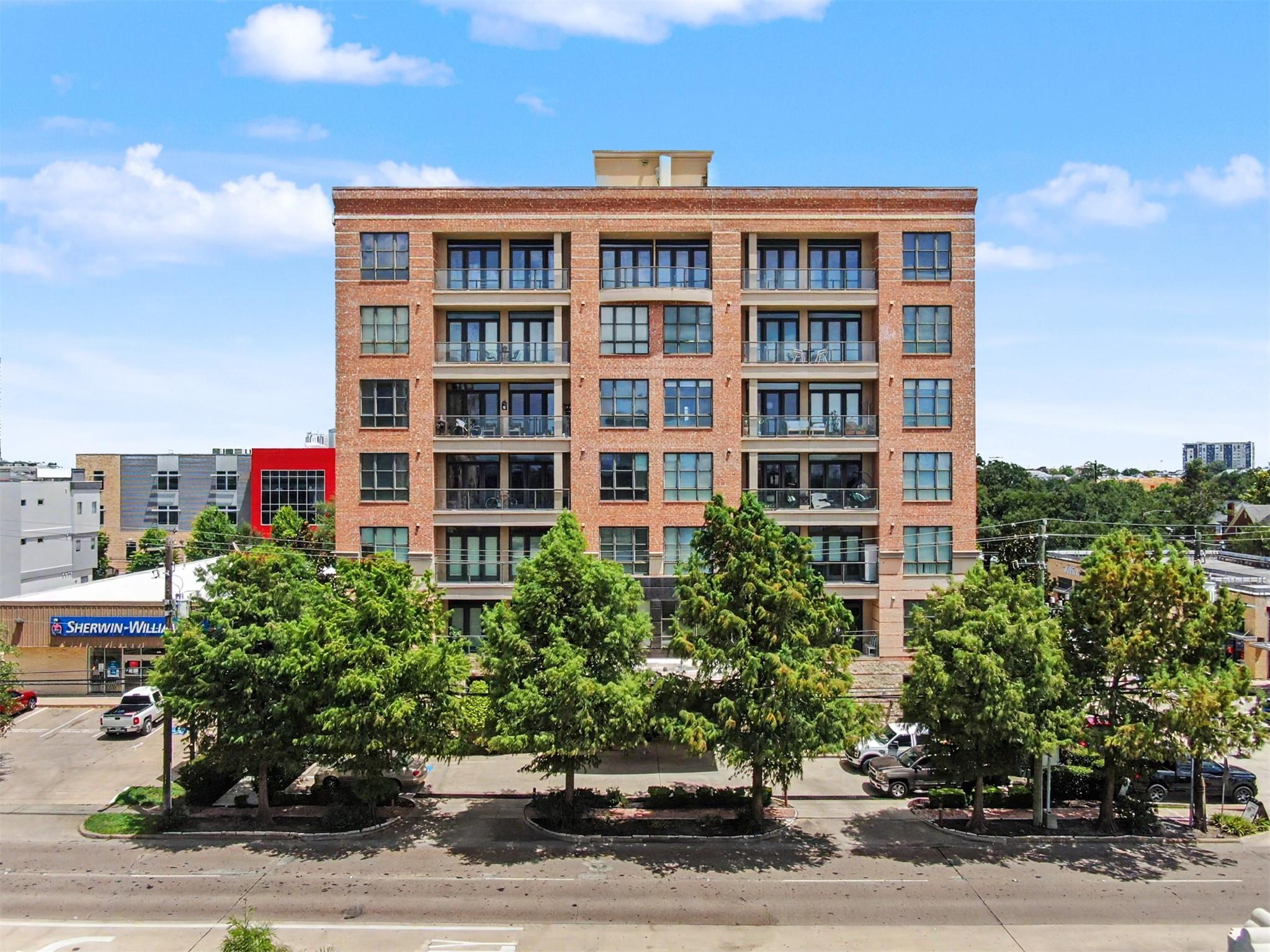 1419 Montrose Boulevard #604 — photo