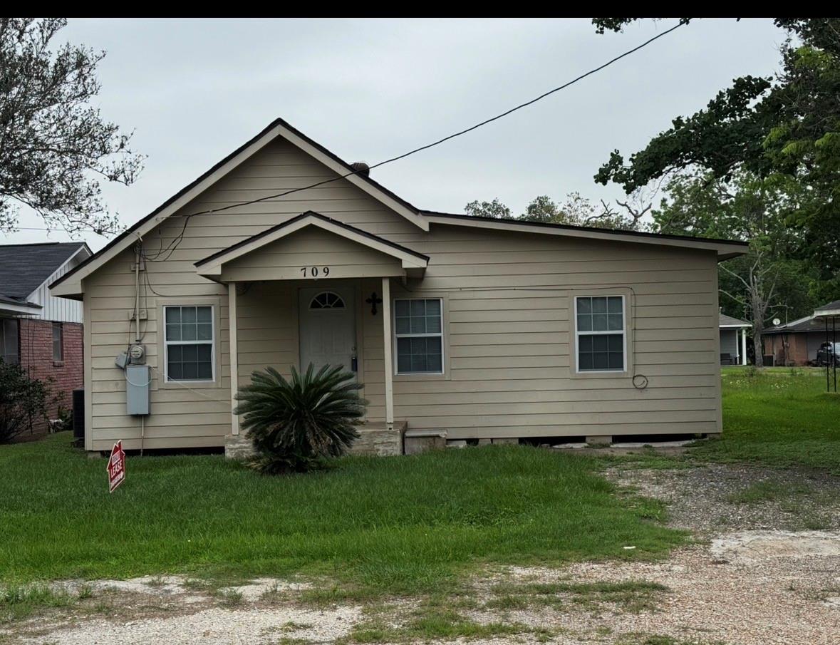 709 Matthews Street — photo