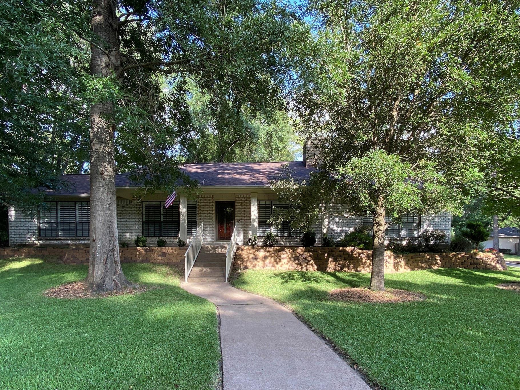 372 Oak Hill Drive — photo