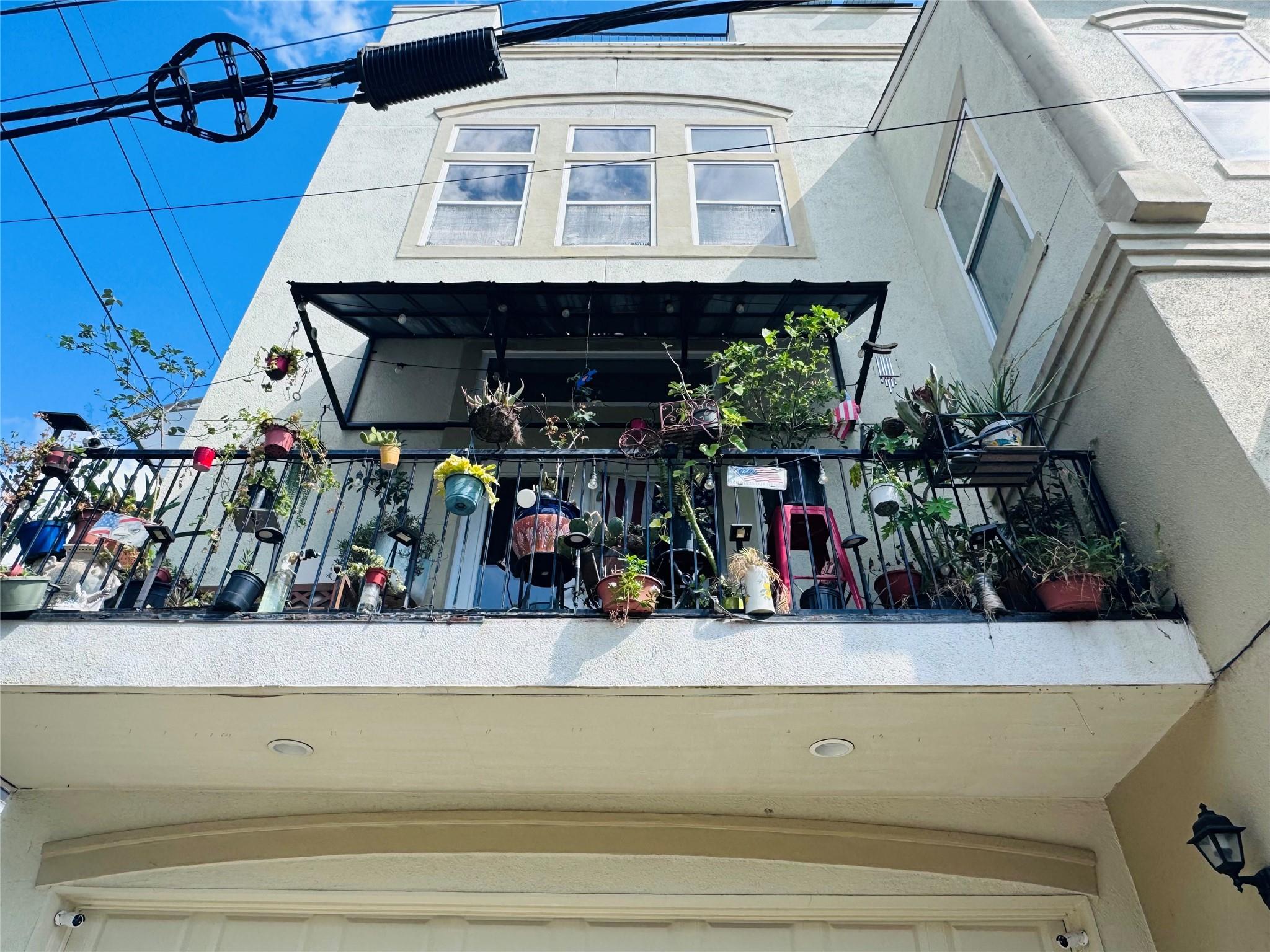 1001 Gillette Street — photo