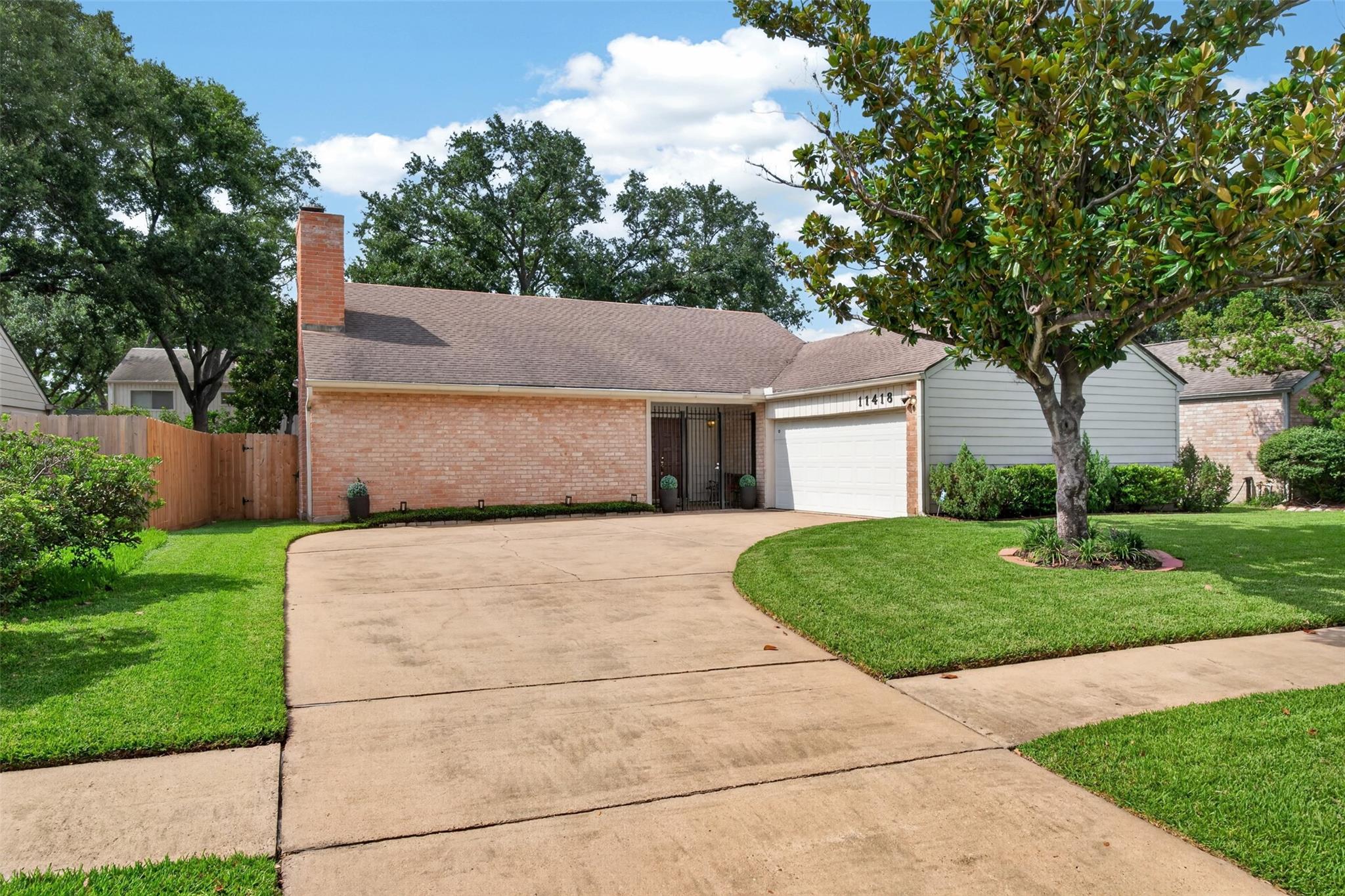 11418 Overbrook Lane — photo