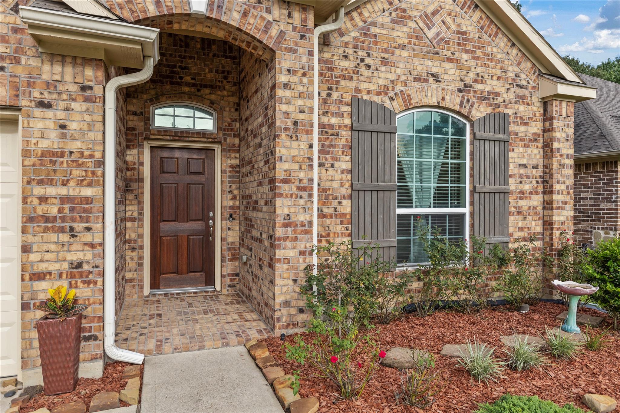 68 Hallmark Drive, Conroe, TX 77304 — photo 2