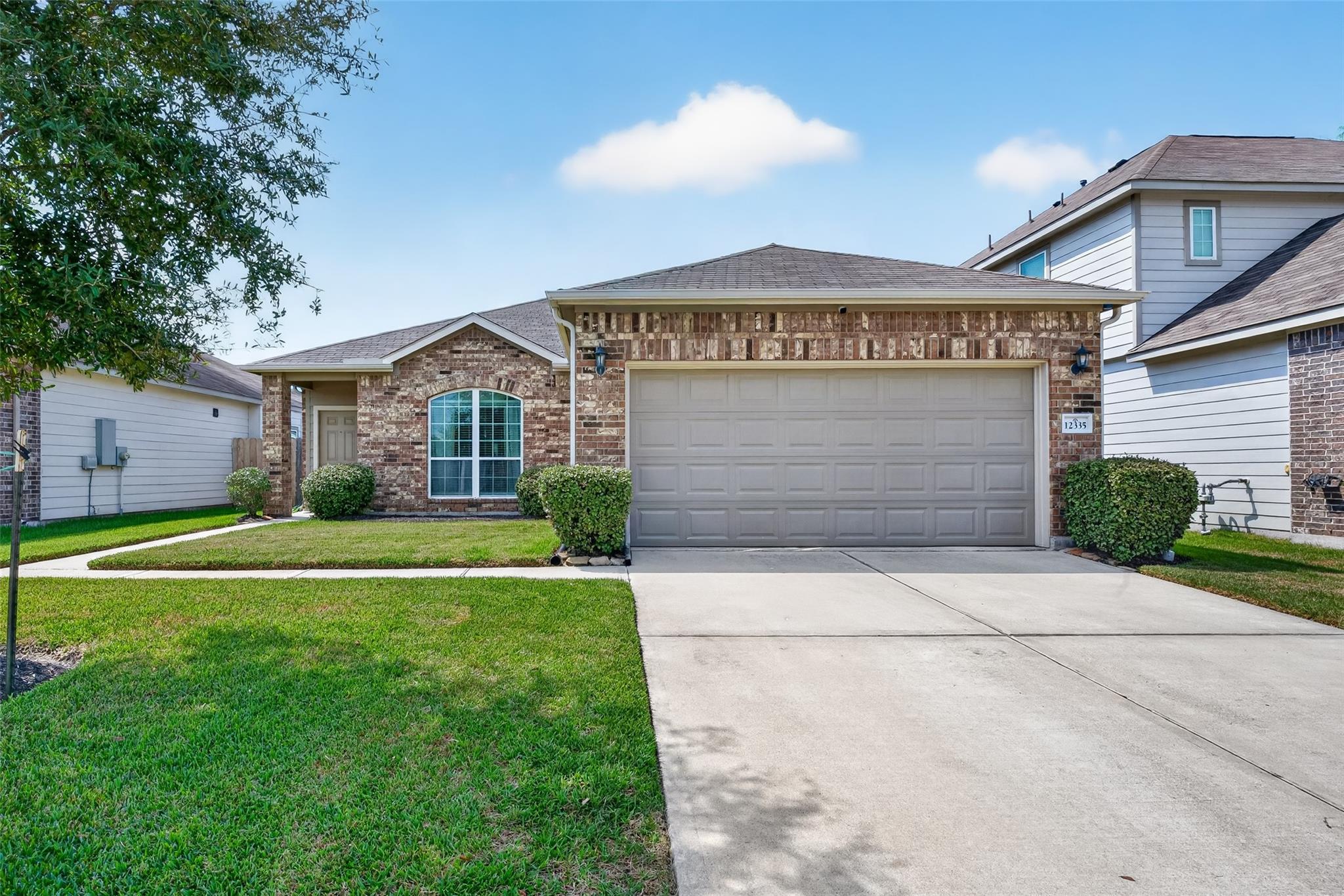 12335 King Henry Dr — photo