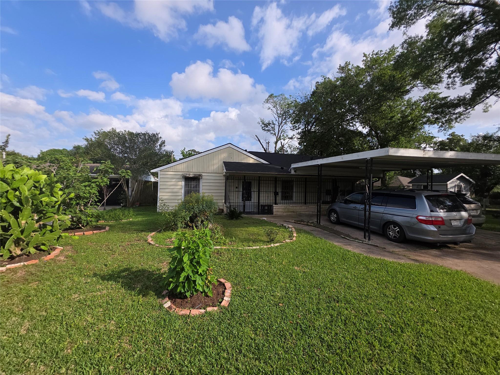 8524 Concord Street — photo