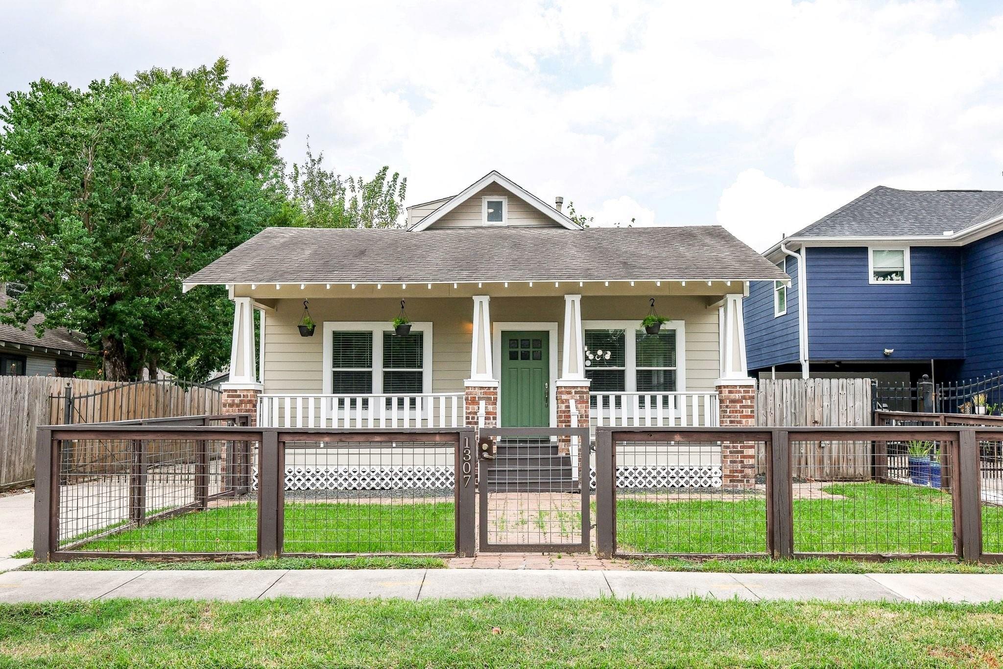 1307 Walton Street — photo