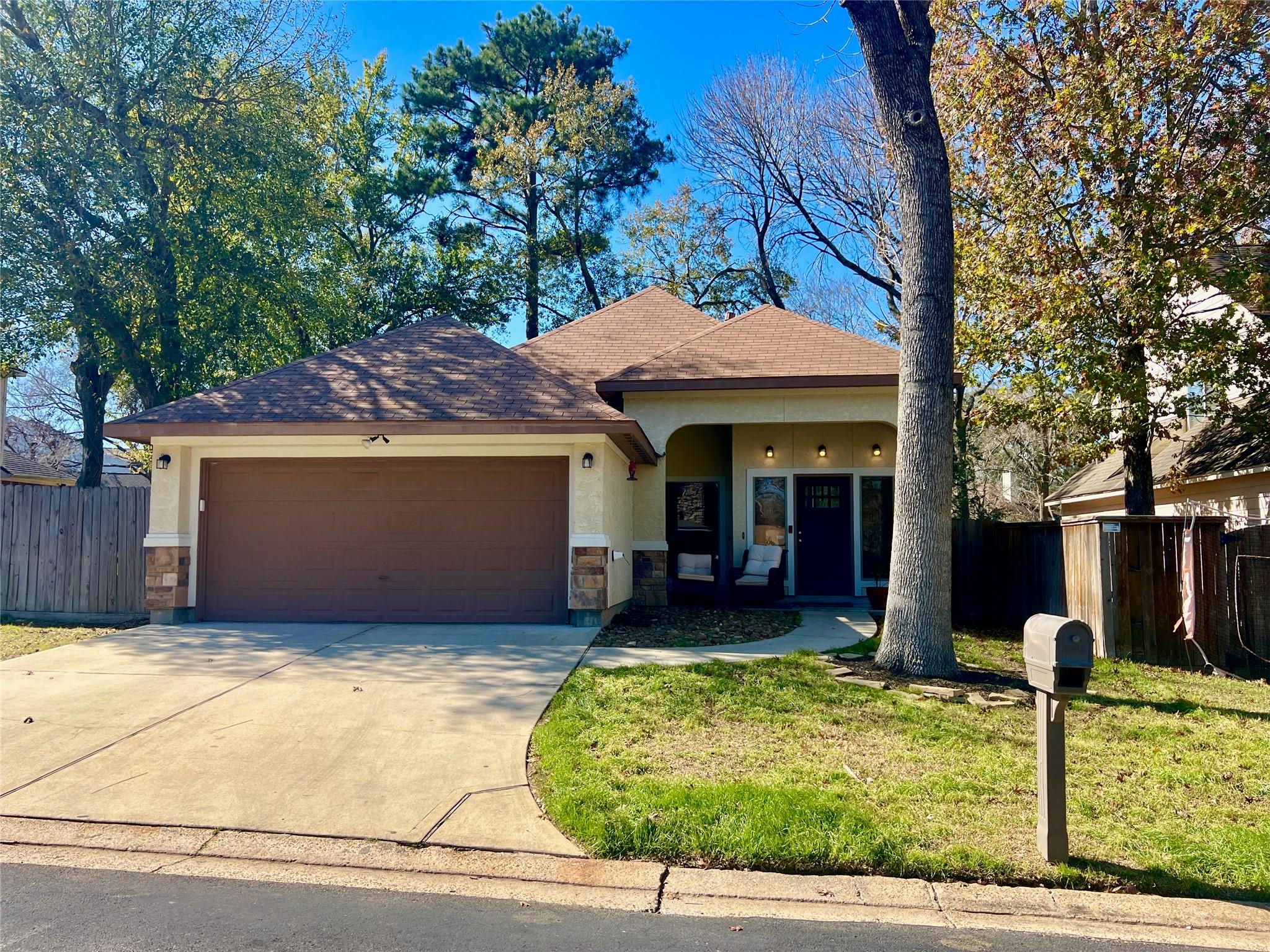 13901 Hydra Court — photo