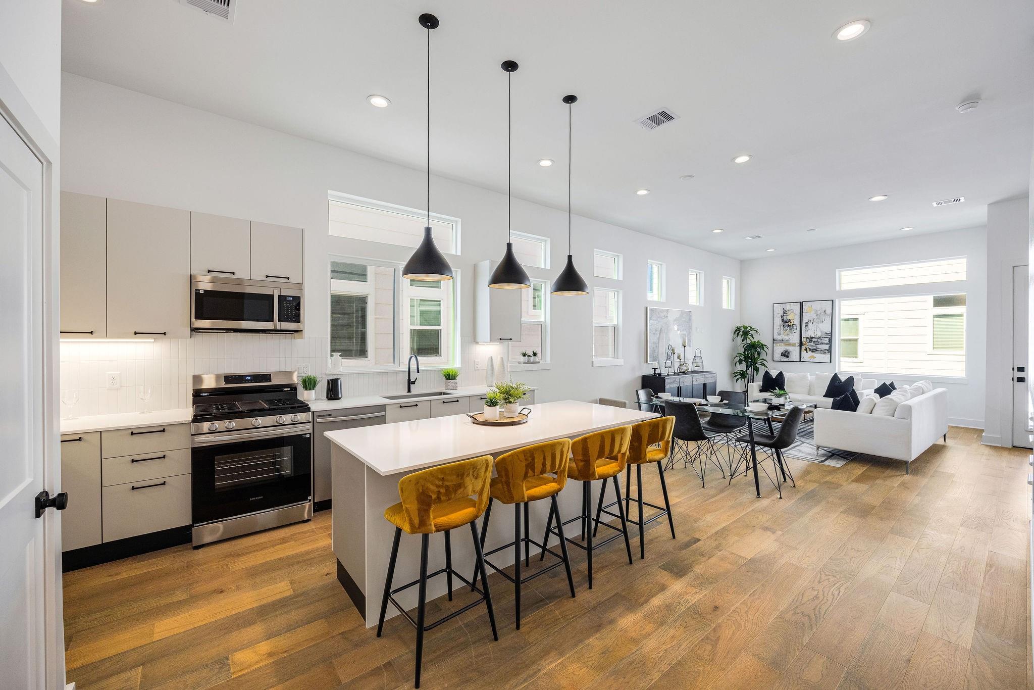 303 Marcella Street #F — photo