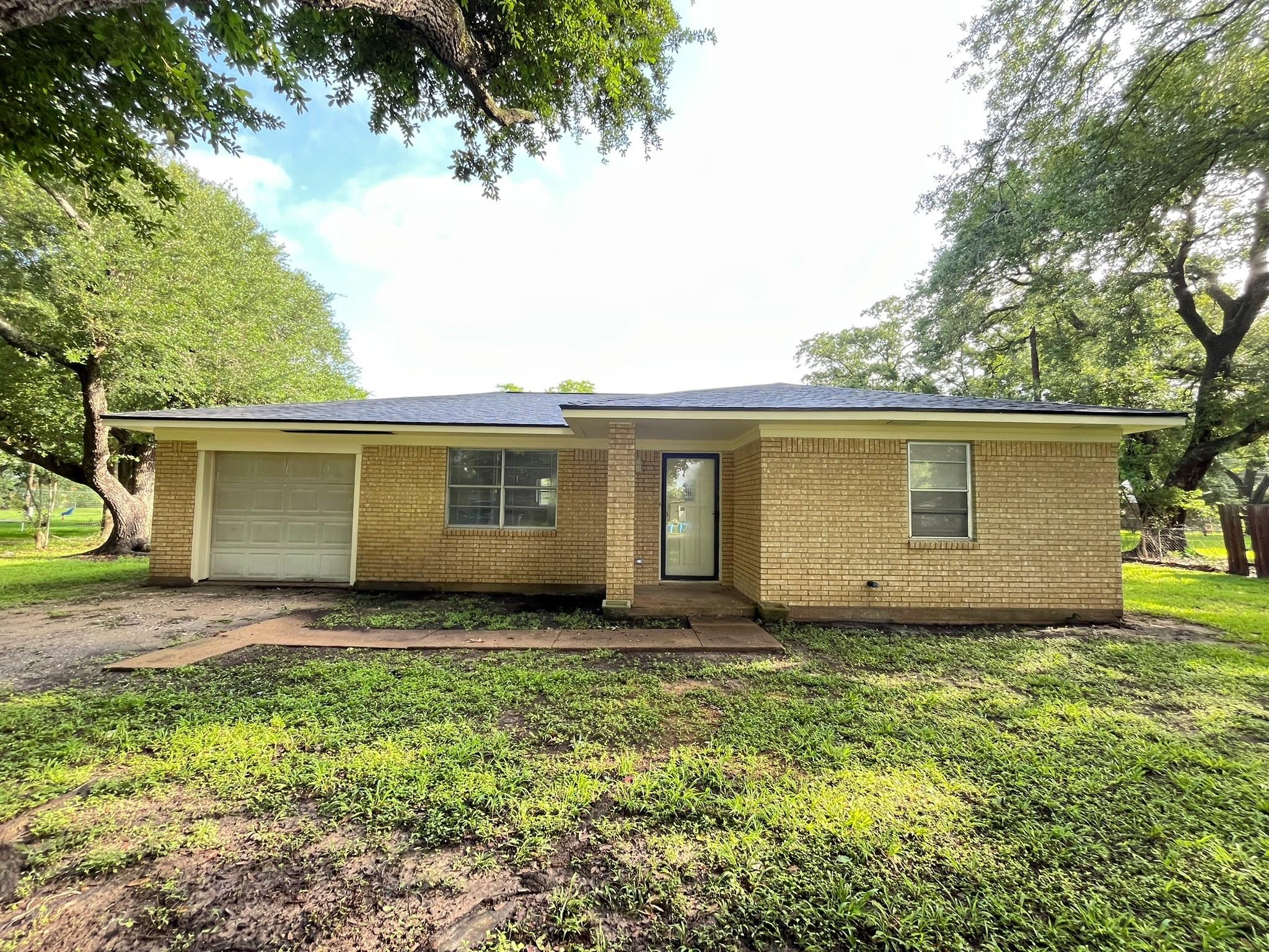 409 La Bradford Drive — photo