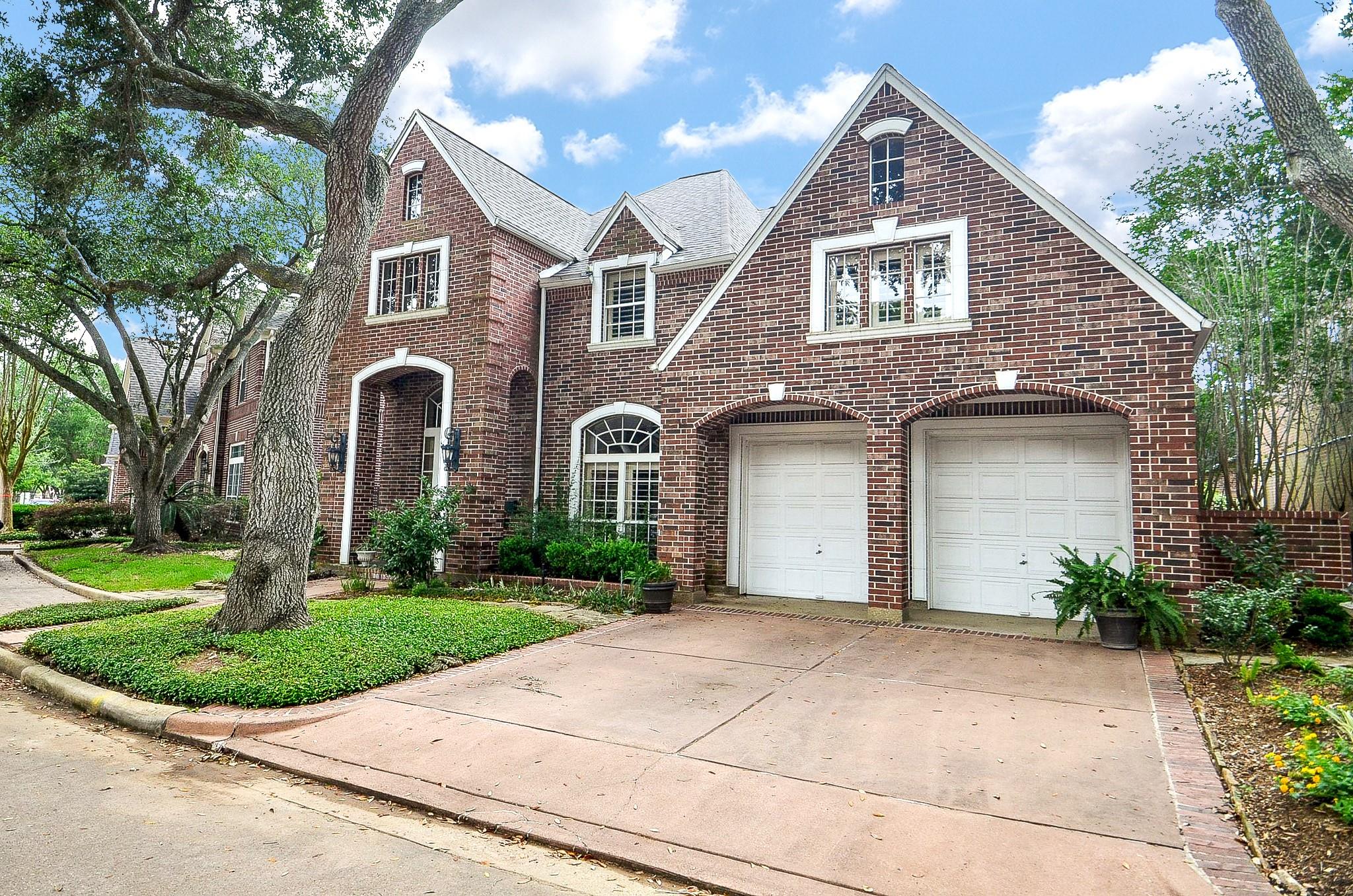 19 Ambleside Crescent Drive — photo