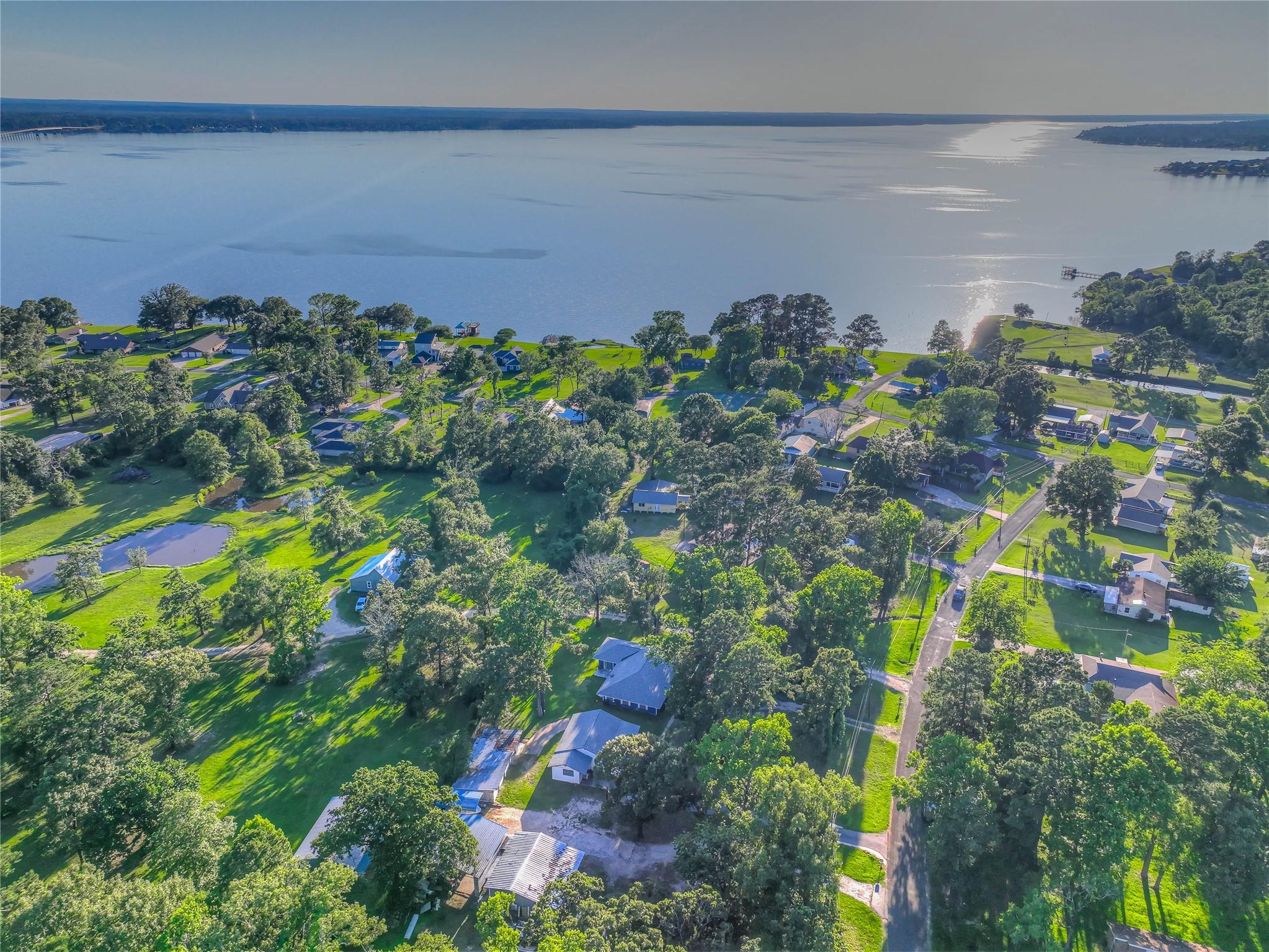 323 Lakeview Drive — photo