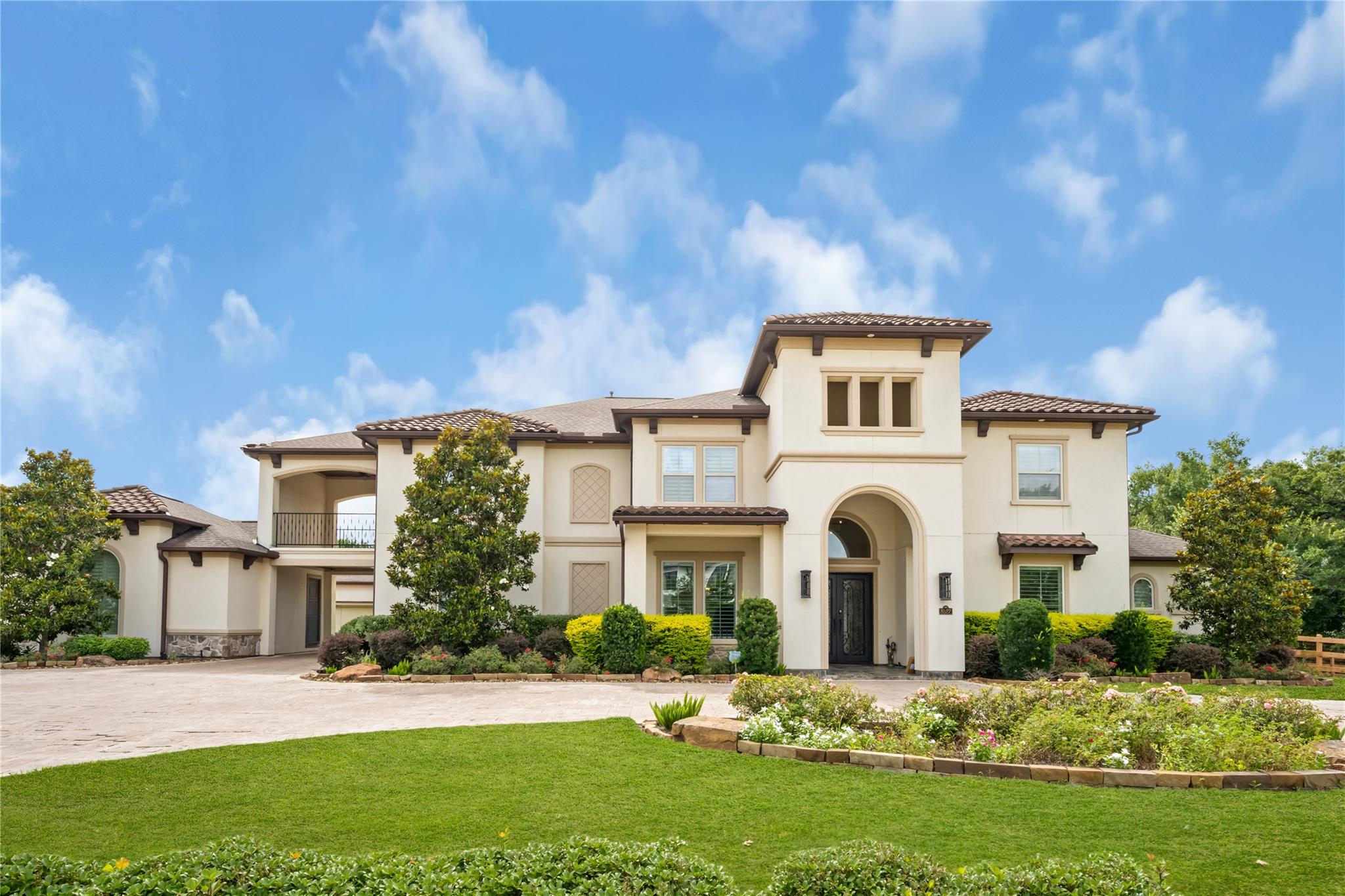 8527 Woods Hollow Trail — photo