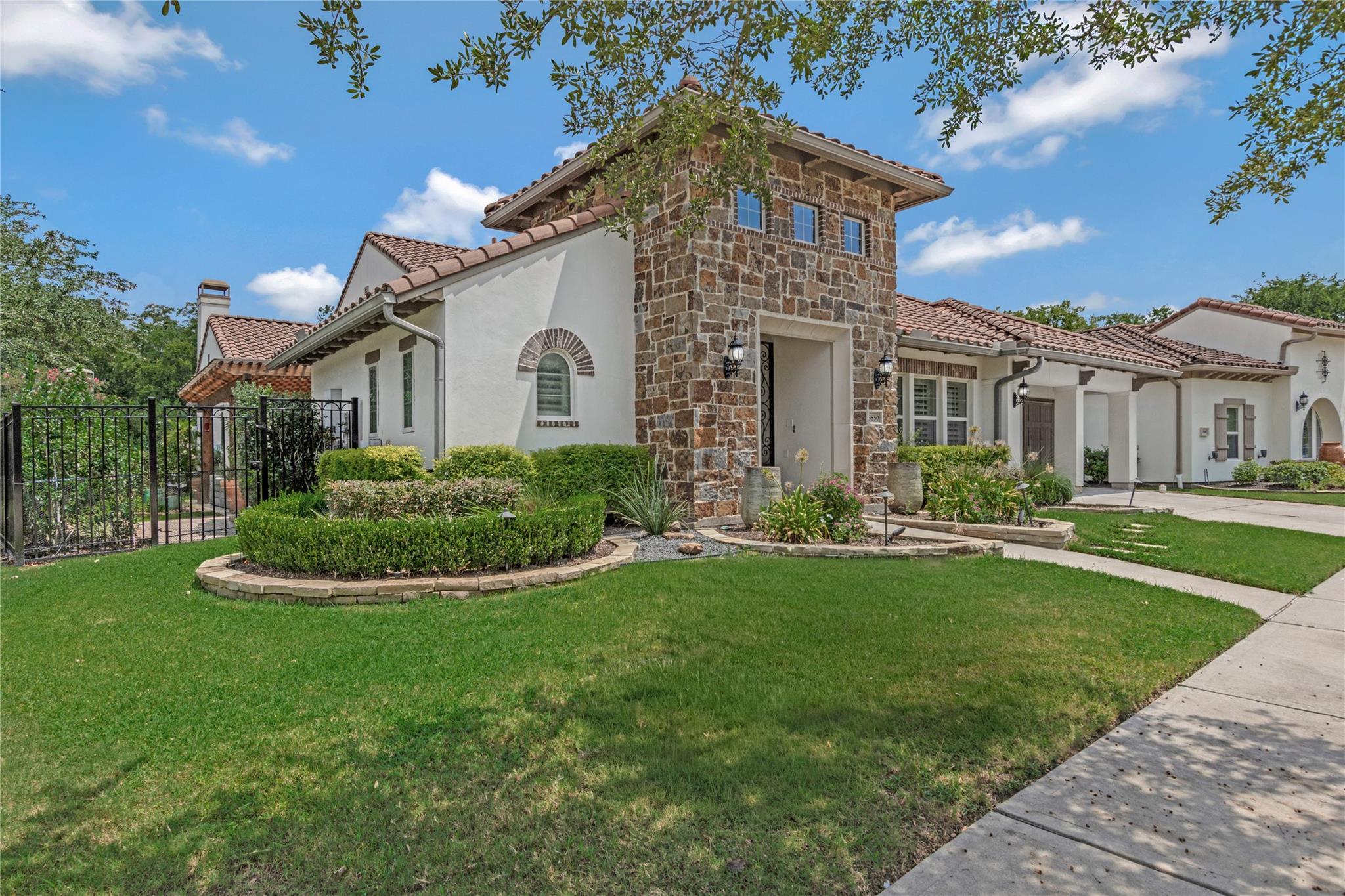3850 Sundance Hill Lane — photo