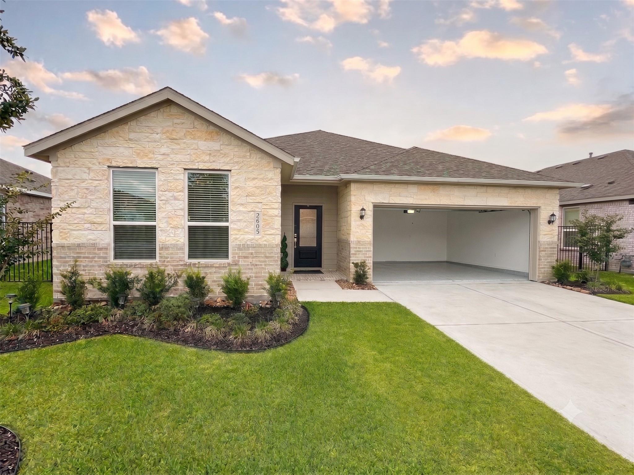 2605 Lago Costa Drive — photo