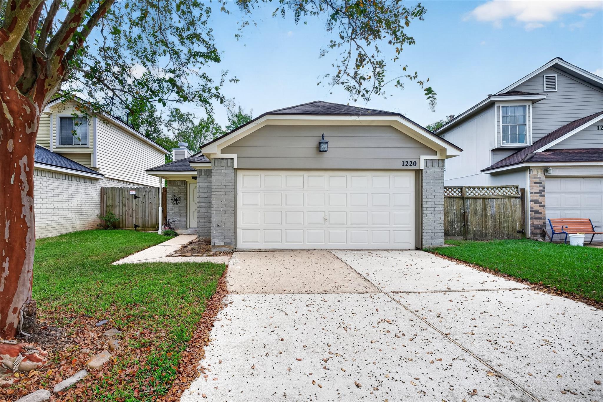 1220 Chelsea Lane — photo