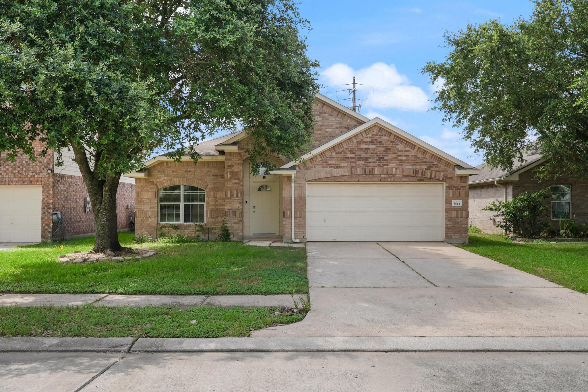 5015 Bridgecrossing Court — photo
