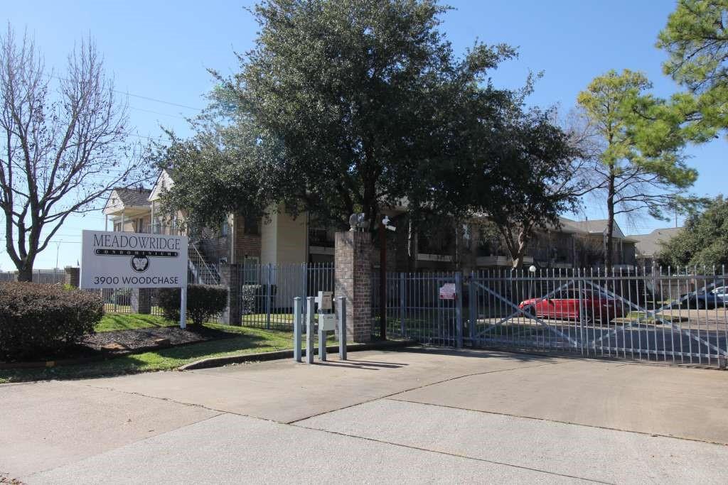 3900 Woodchase Drive #123 — photo