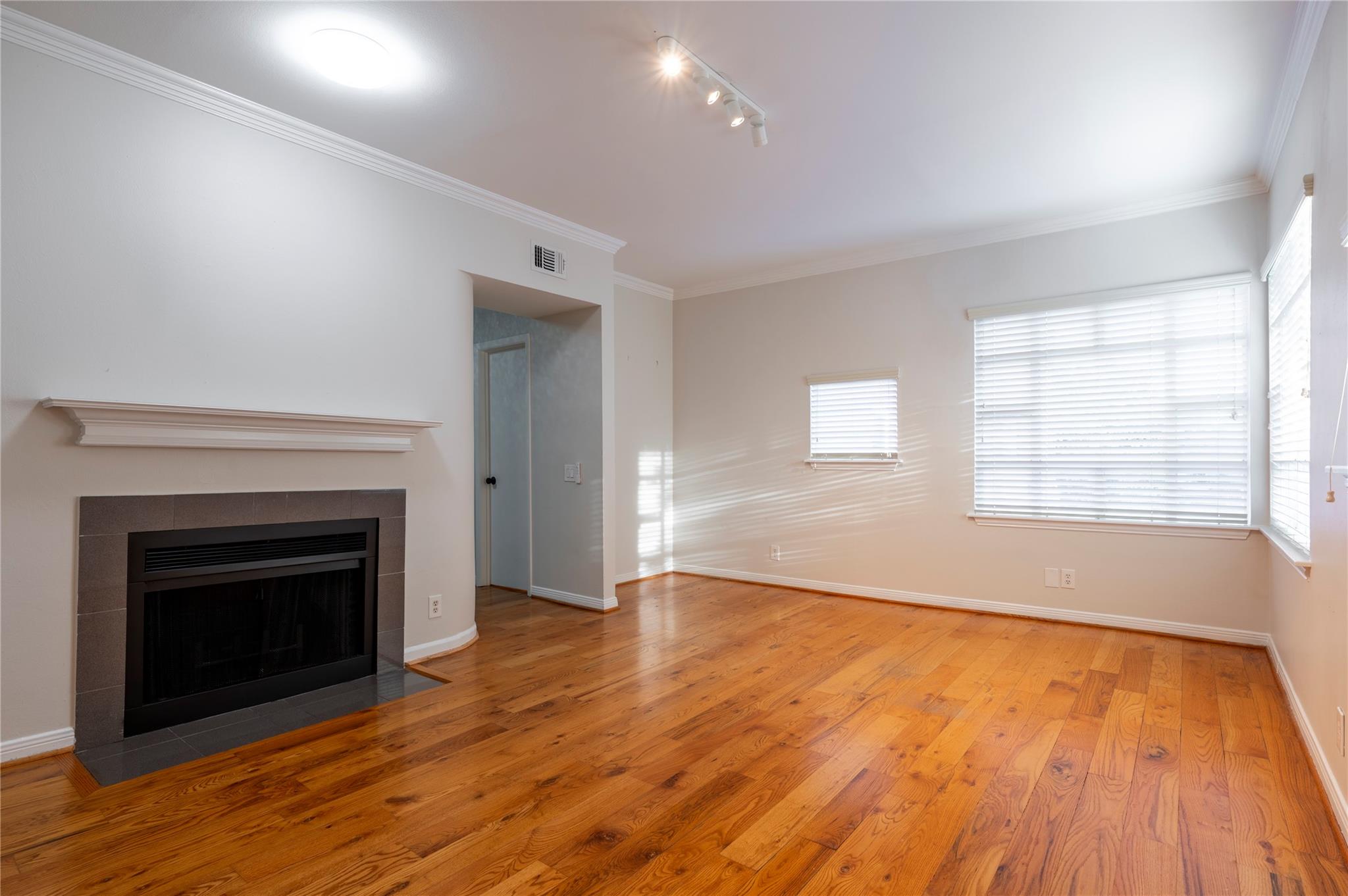 4004 Montrose Boulevard #44D — photo