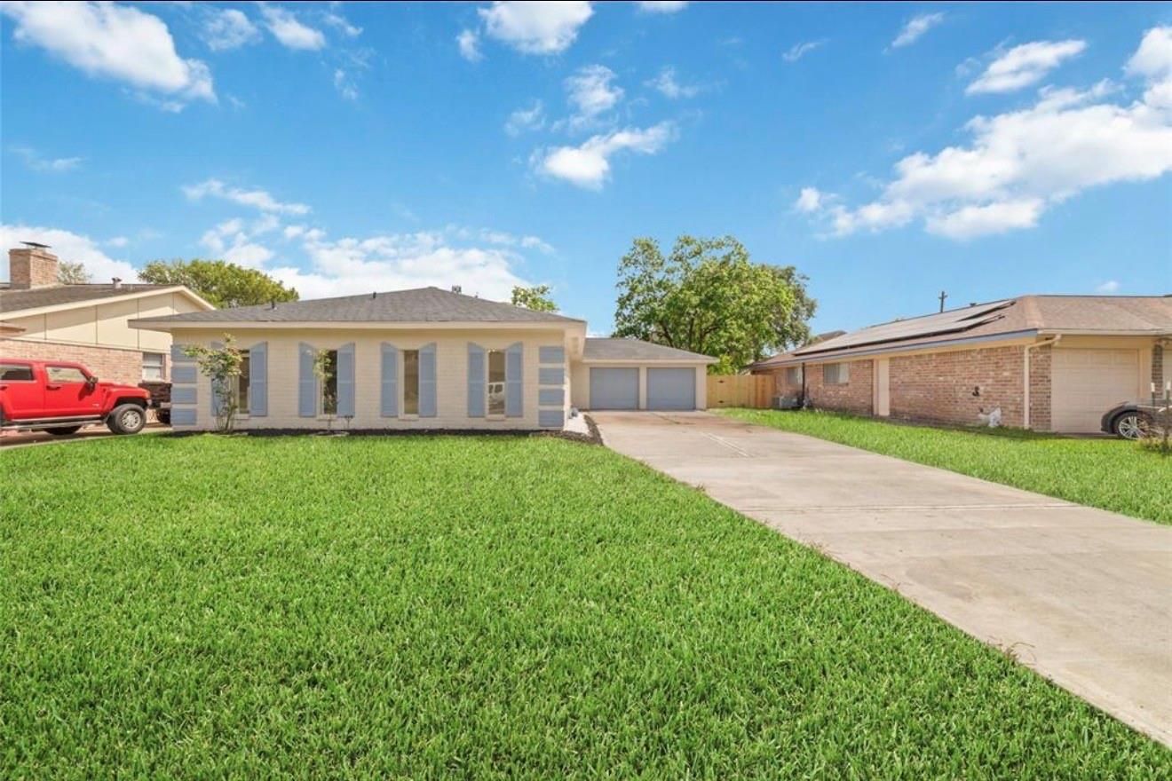 12207 Pompano Lane — photo