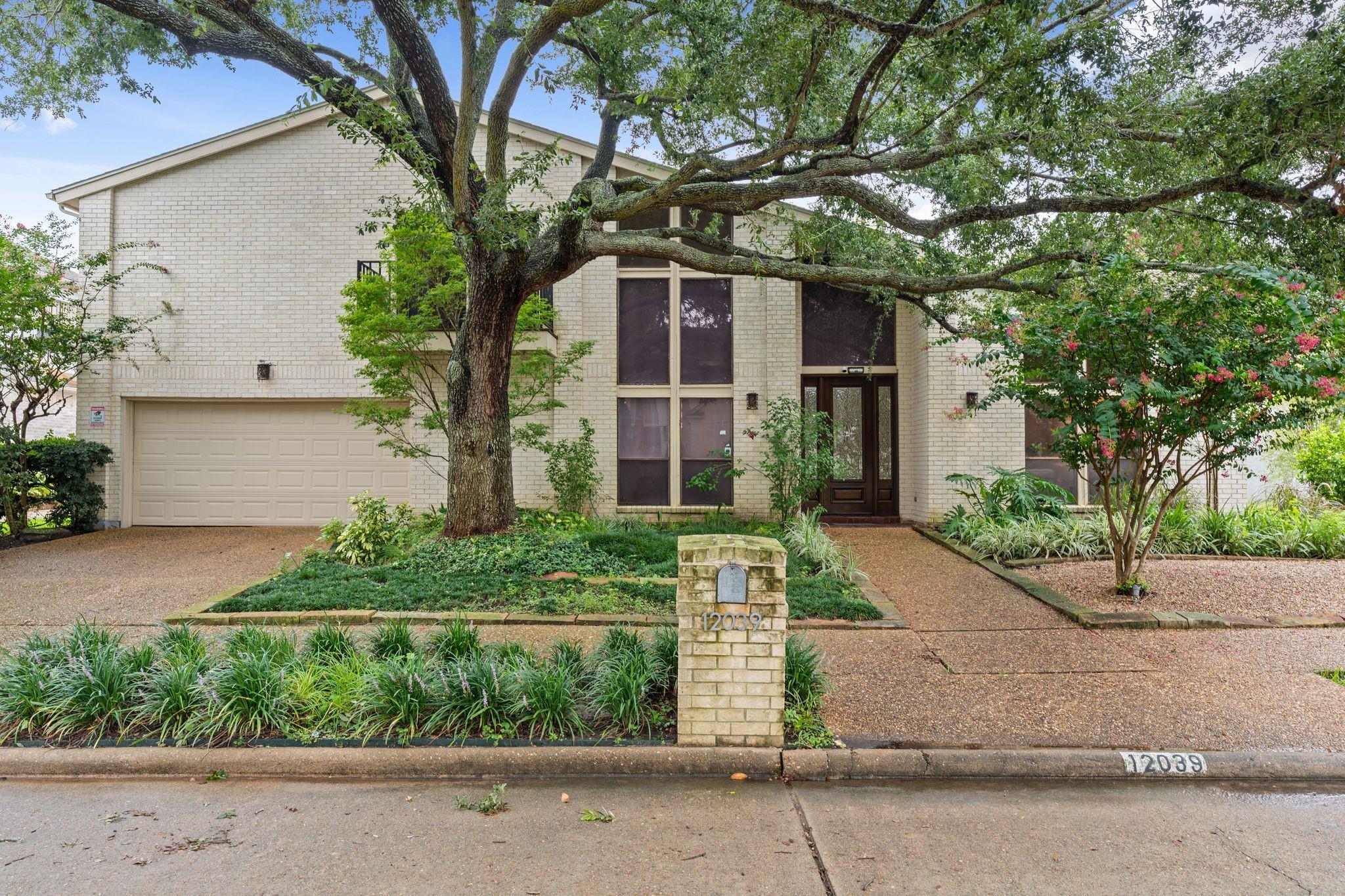 12039 E Circle Drive — photo