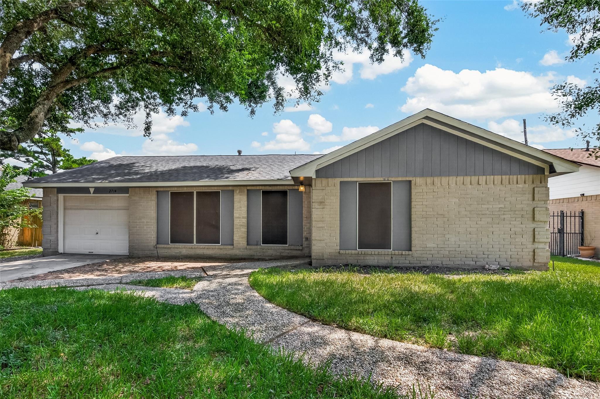 2714 S Brompton Drive — photo