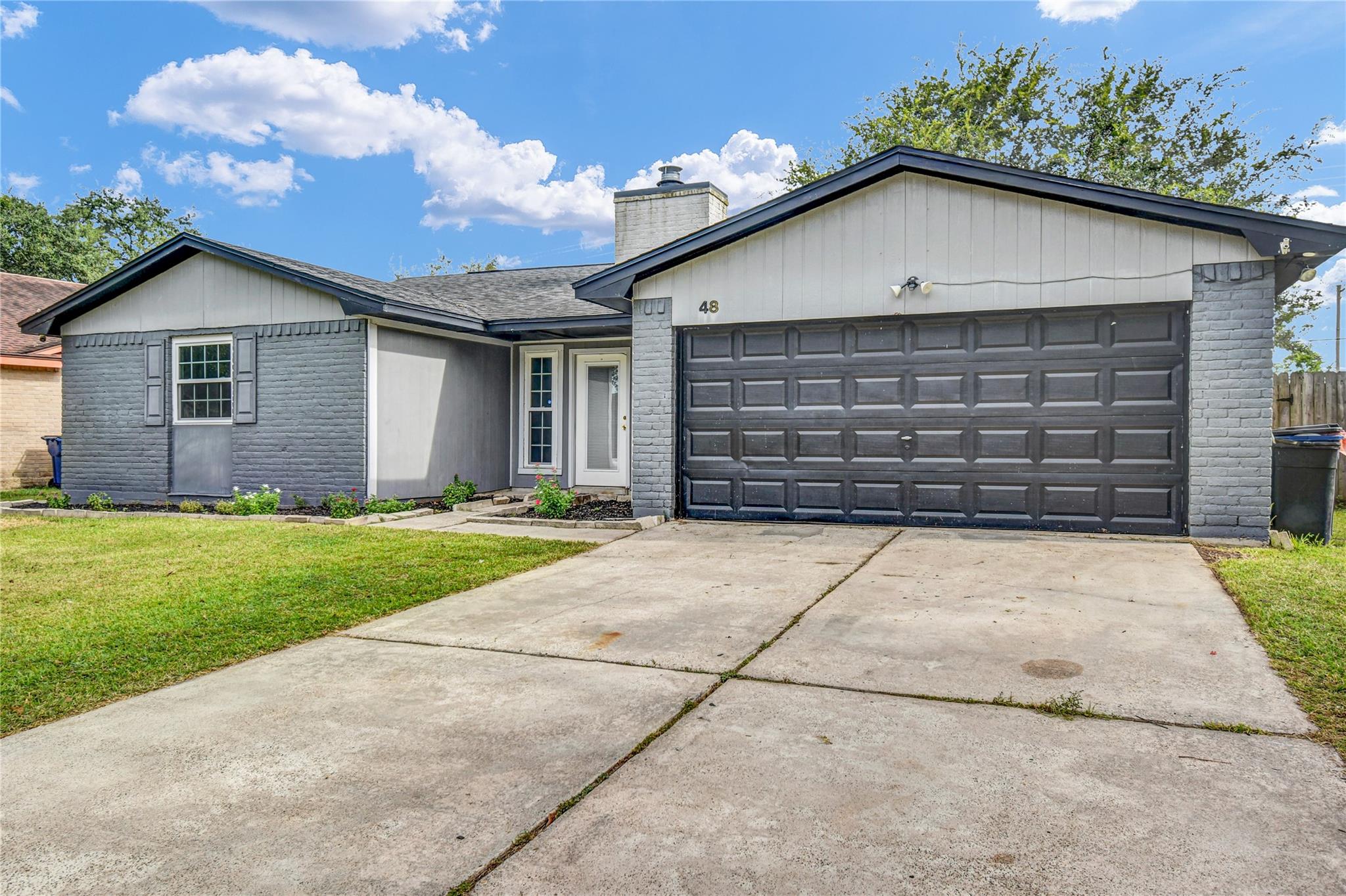 48 Ranch House Loop, Angleton, TX 77515 — photo 2