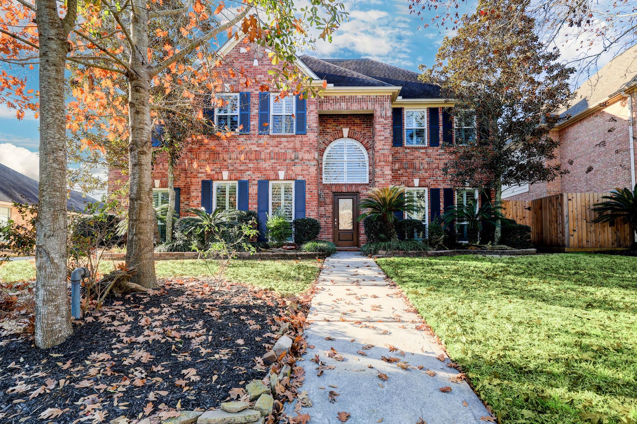 20523 Riverside Pines Drive — photo