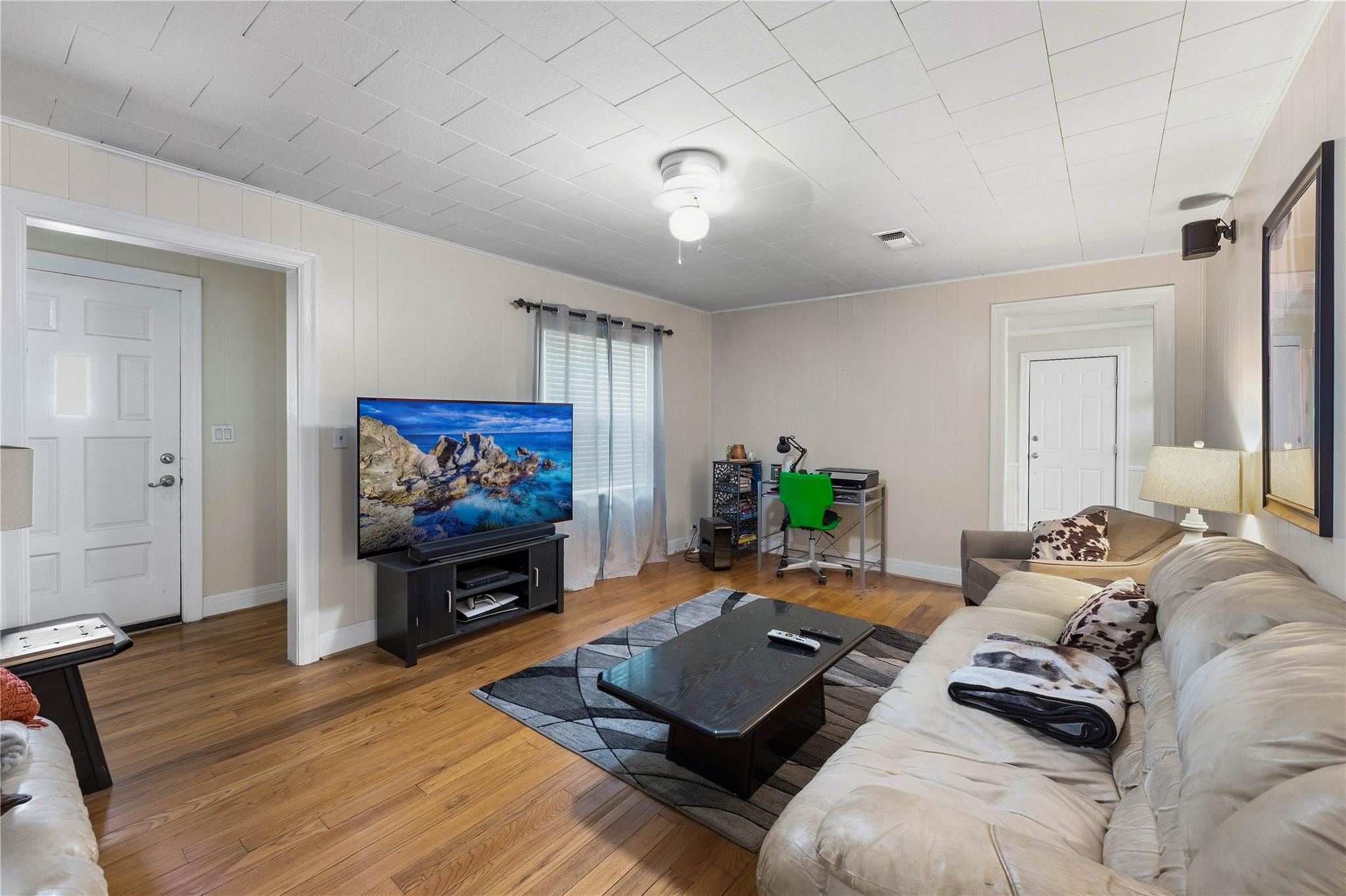 414 E Eblin, La Grange, TX 78945 — photo 2
