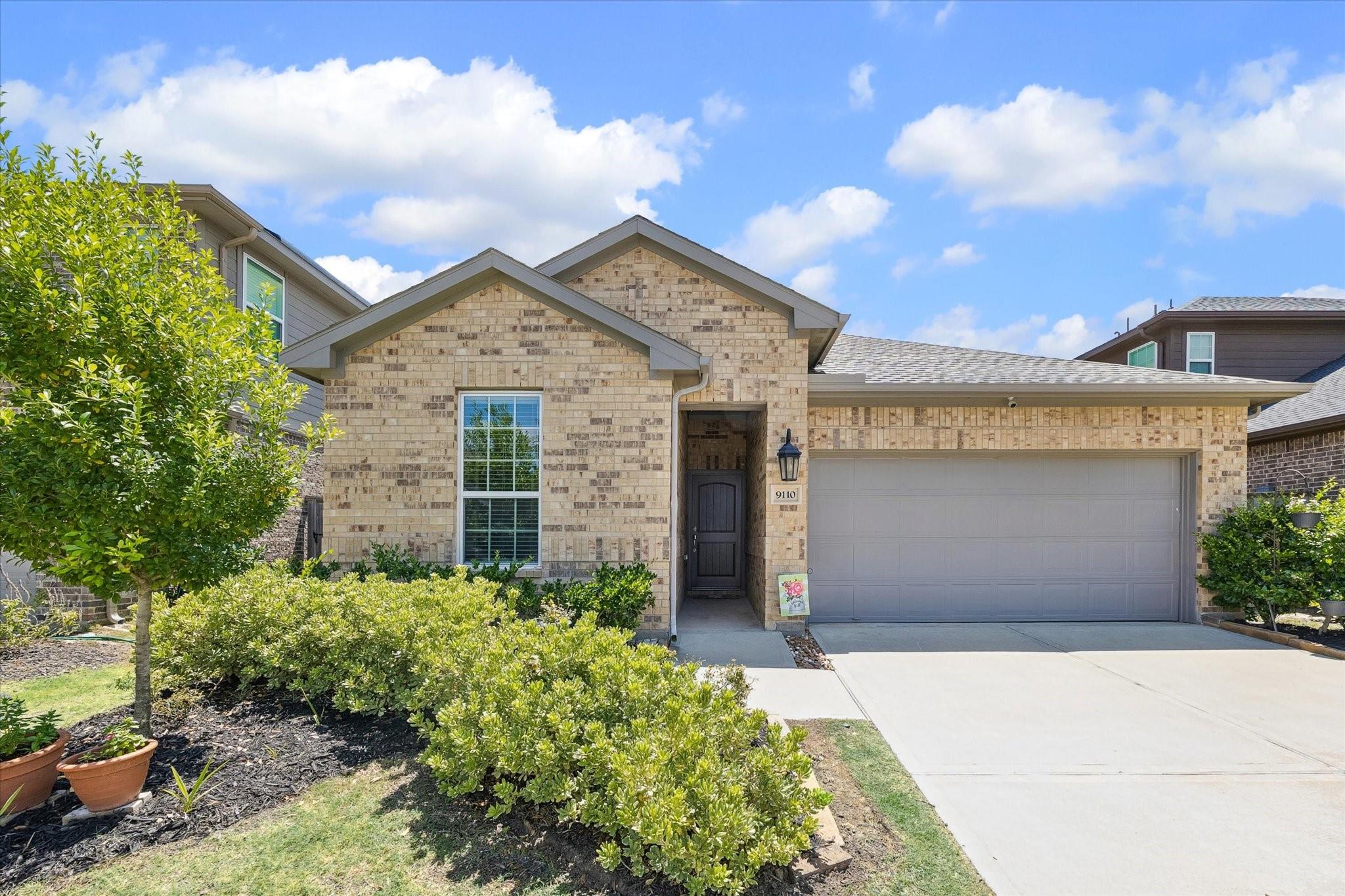 9110 Hunter Hill Drive — photo