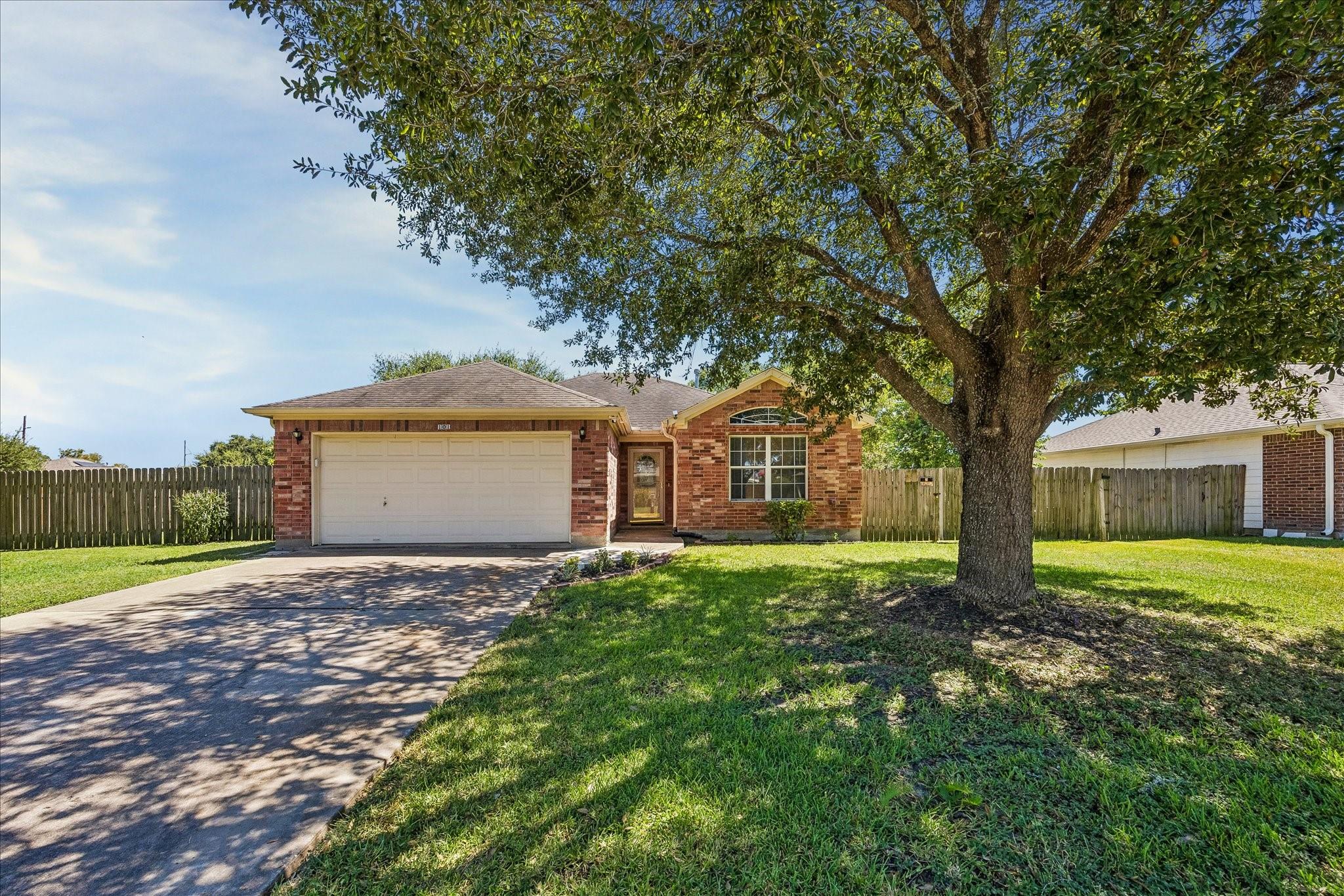 101 Willow Court — photo