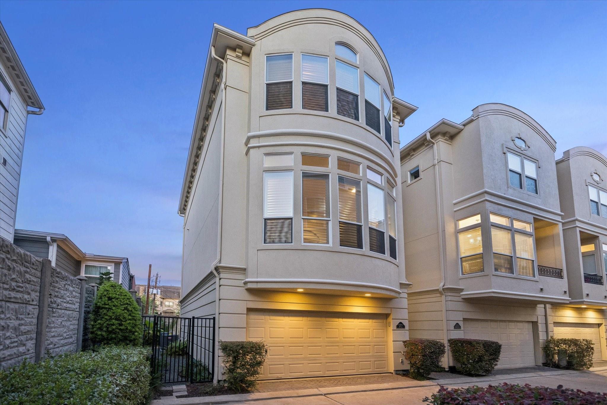 1515 Hyde Park Boulevard #5 — photo