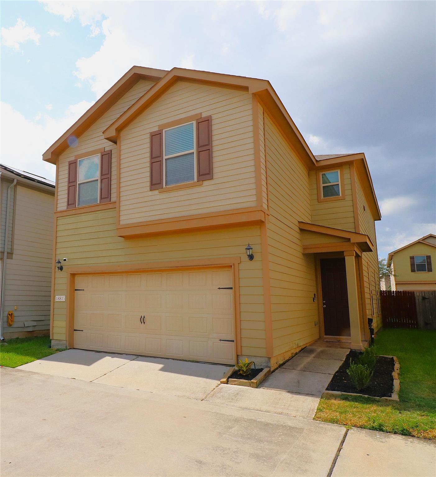 18815 Glen Ryder Court — photo