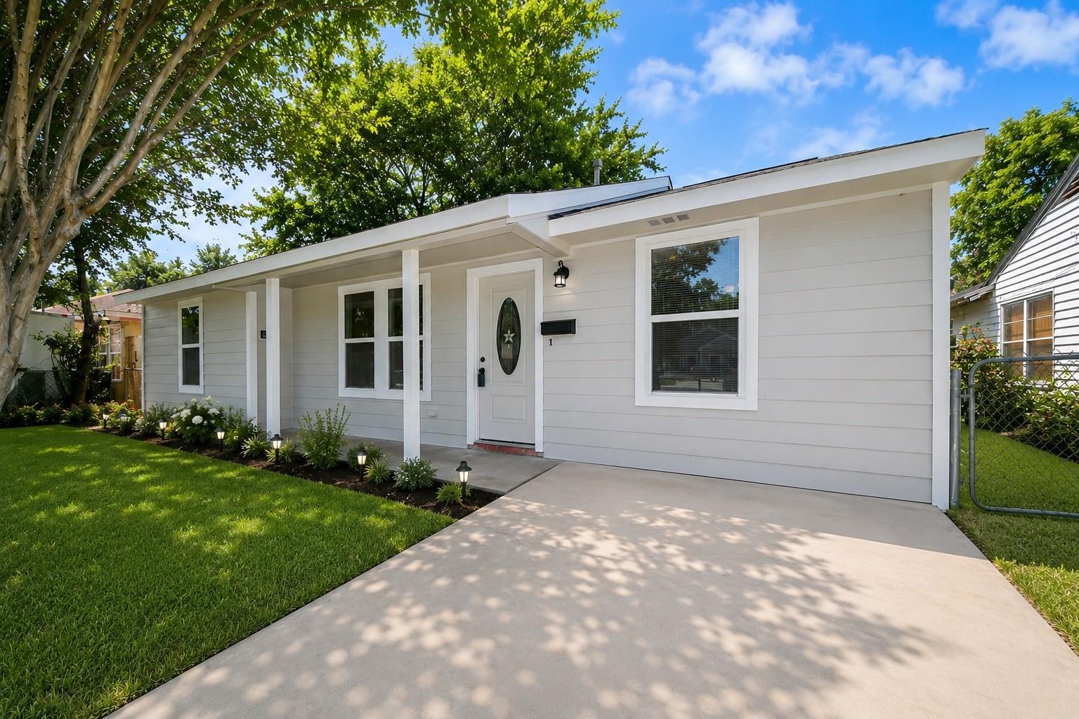 4914 Angleton Street — photo
