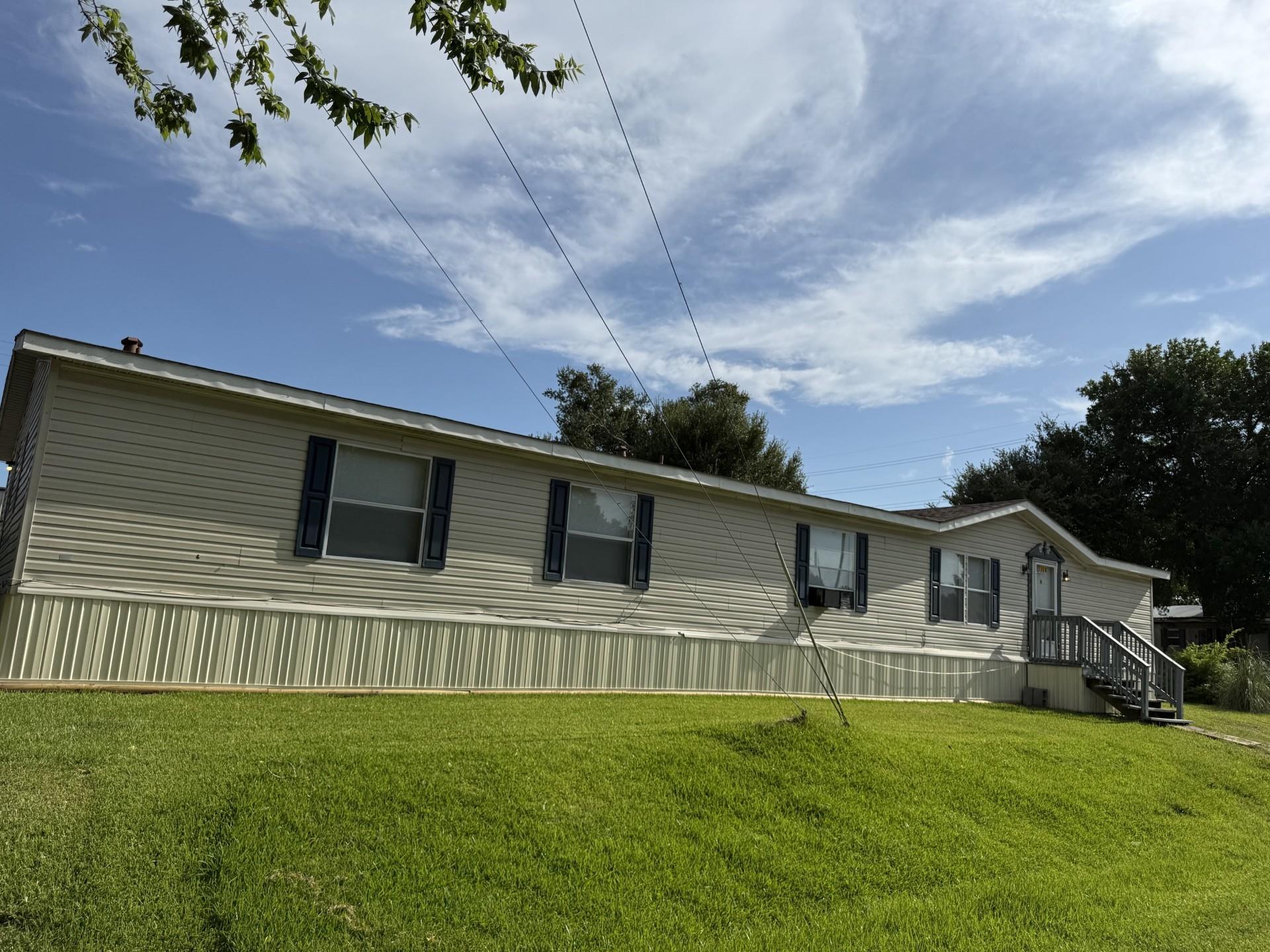 106 Courtland Court — photo