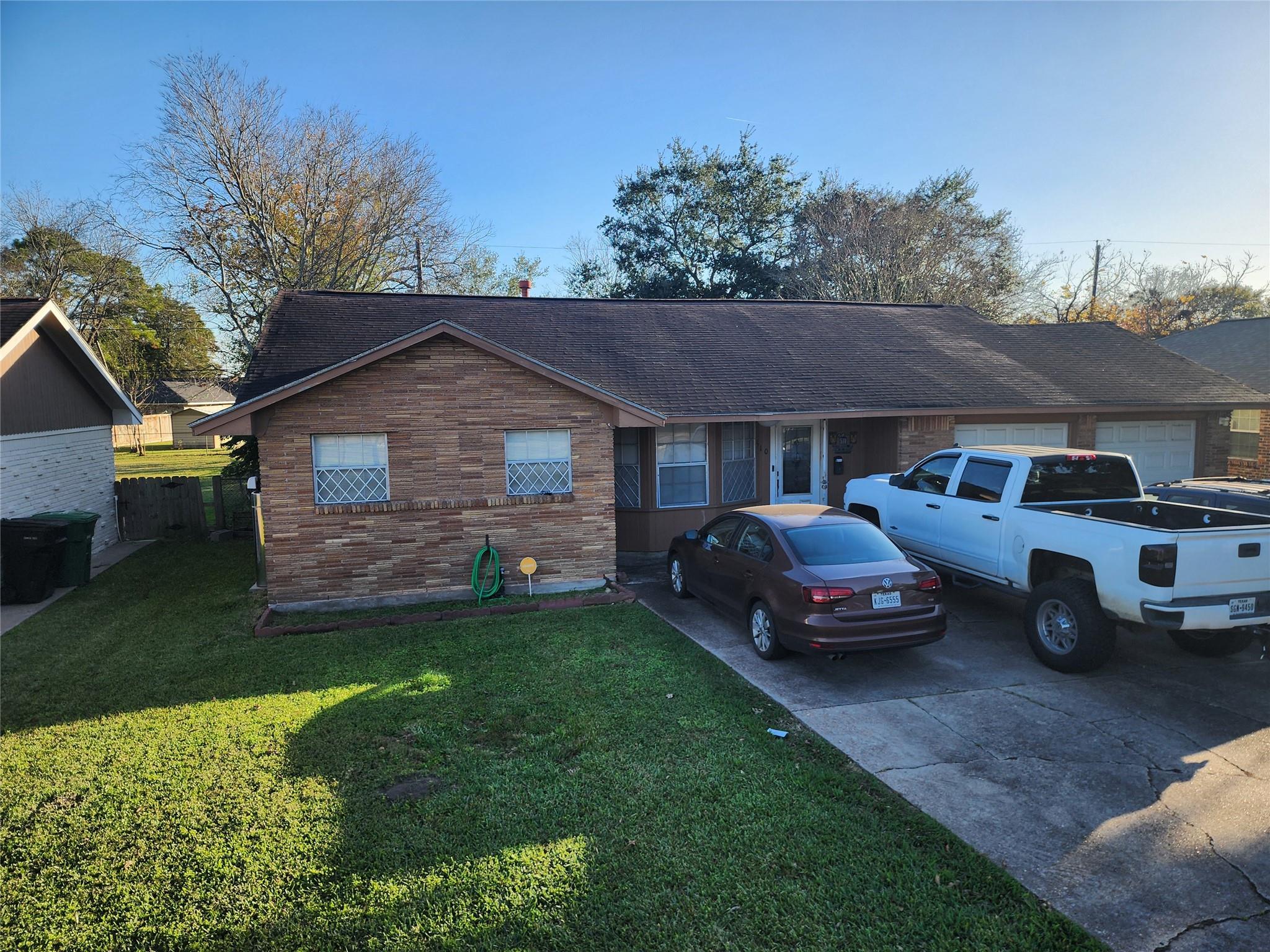 510 Edgebrook Drive — photo