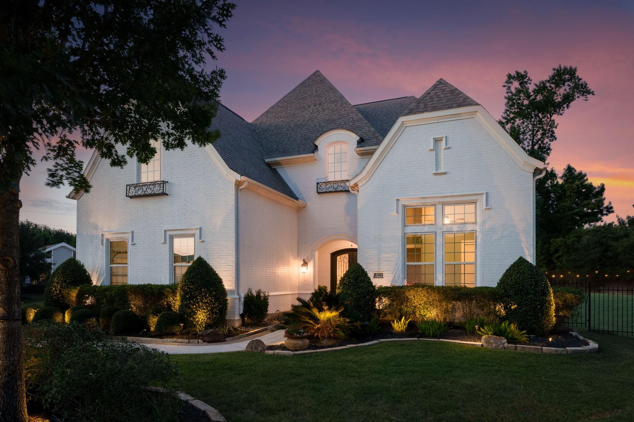 2343 Bottlebrush Lane — photo