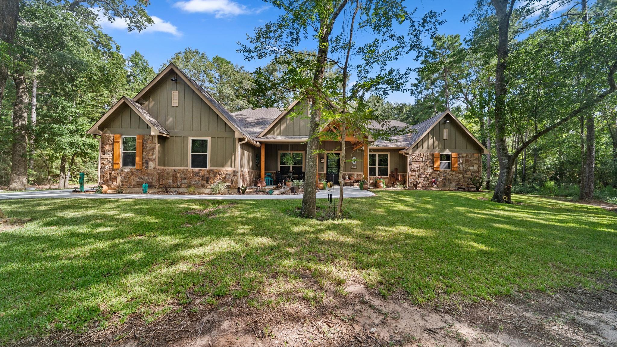 8233 Quarter Horse Lane — photo